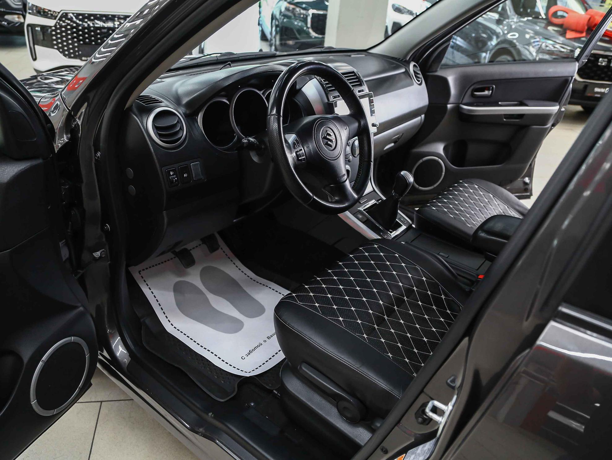 Suzuki Grand Vitara 2010, серый, ДЦ Орехово