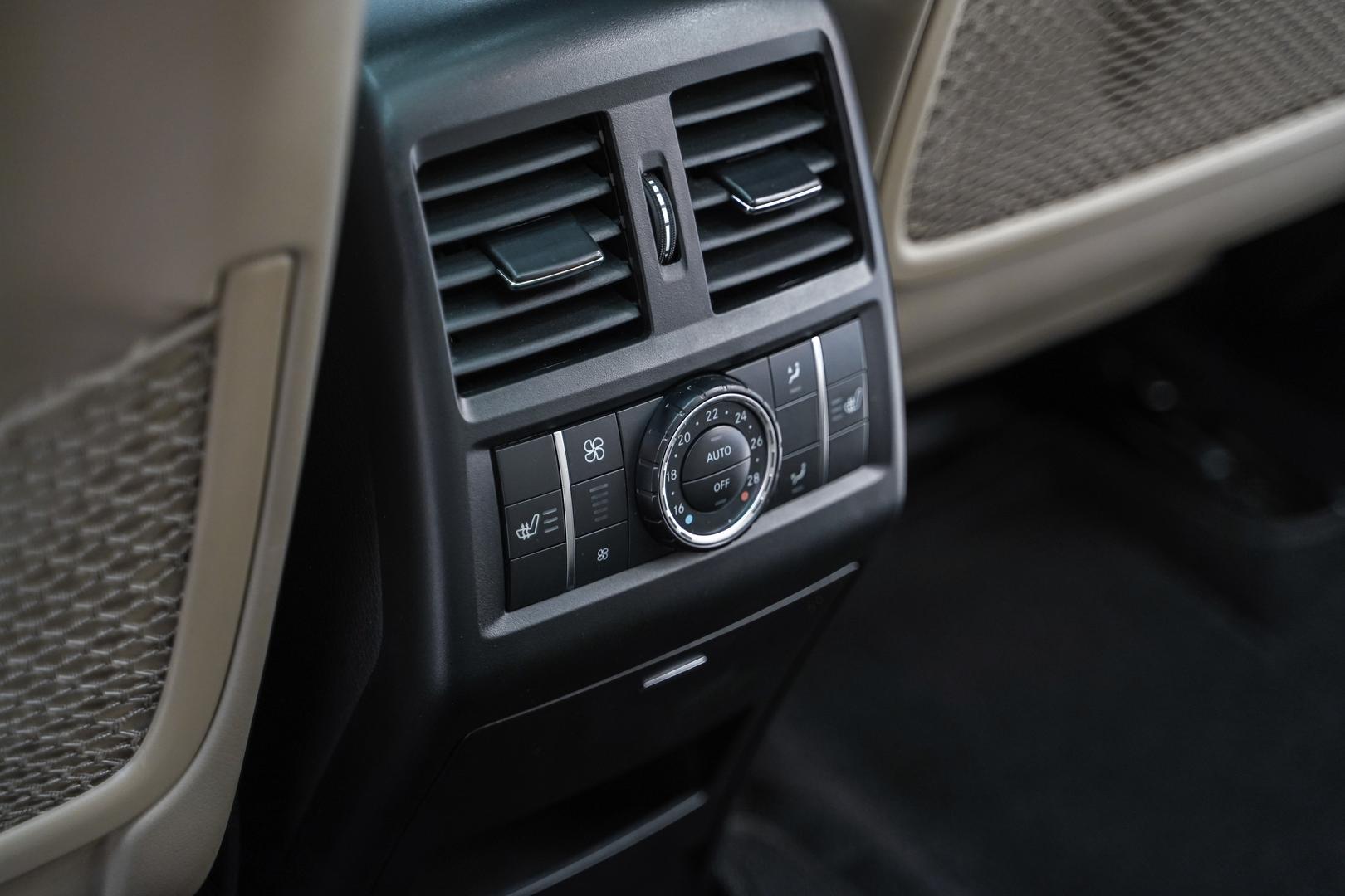 Mercedes-Benz GL-Класс 2015, белый, ДЦ Орехово