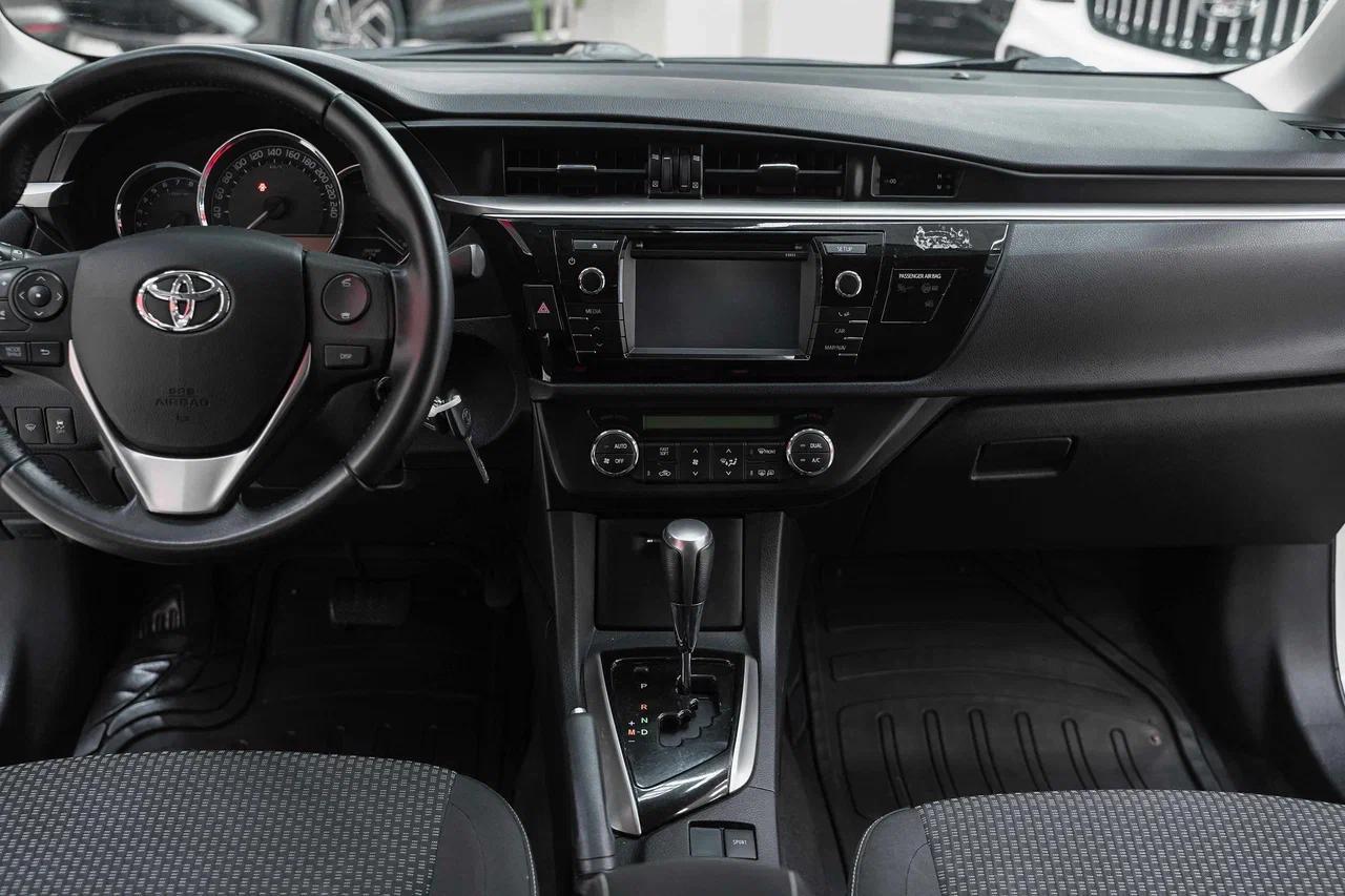 Toyota Corolla 2013, белый, ДЦ Орехово