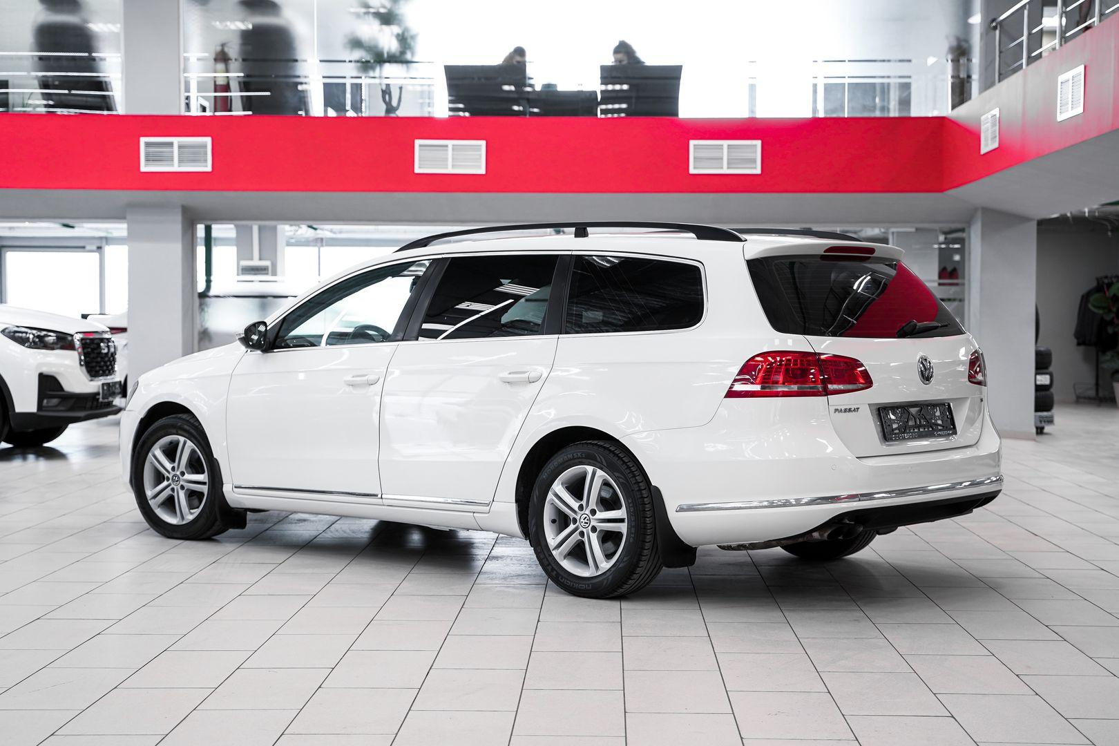 Volkswagen Passat 2013, белый, ДЦ Орехово