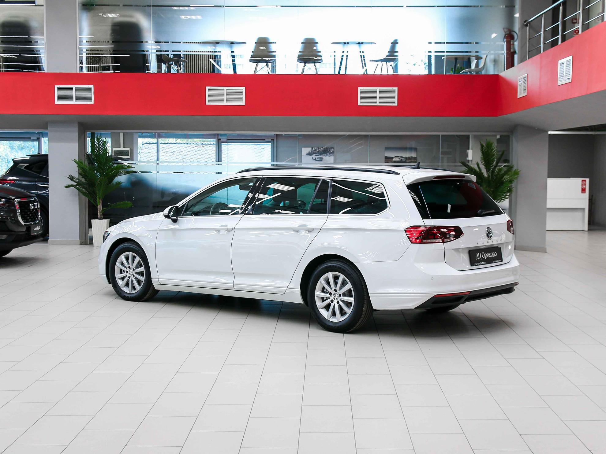 Volkswagen Passat 2020, белый, ДЦ Орехово