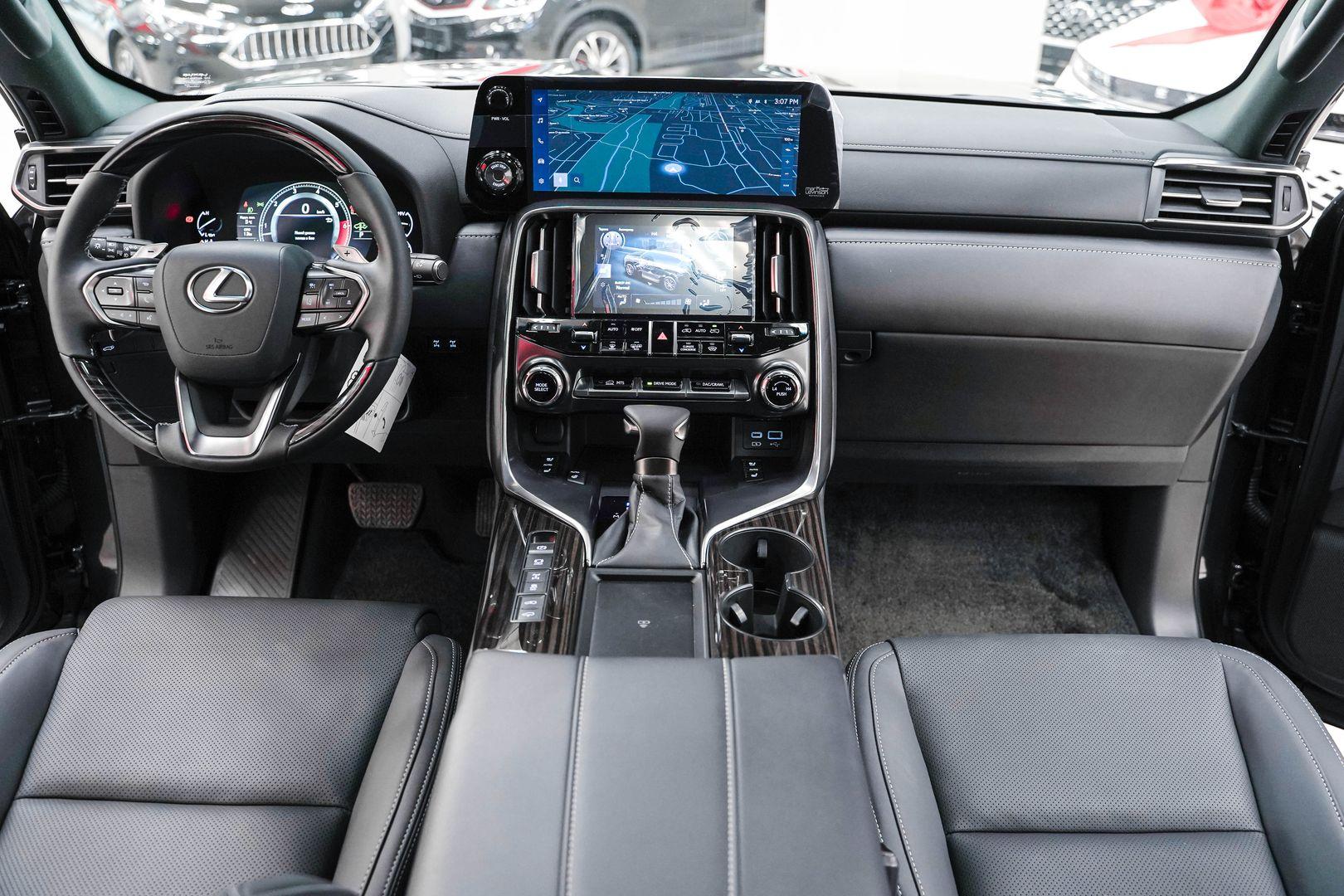 Lexus LX 2024, черный, ДЦ Орехово