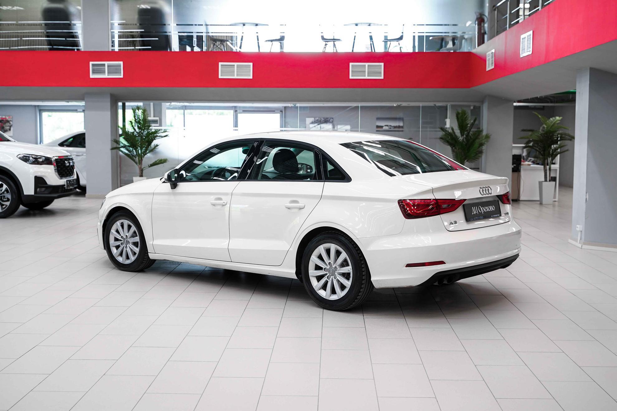 Audi A3 2014, белый, ДЦ Орехово