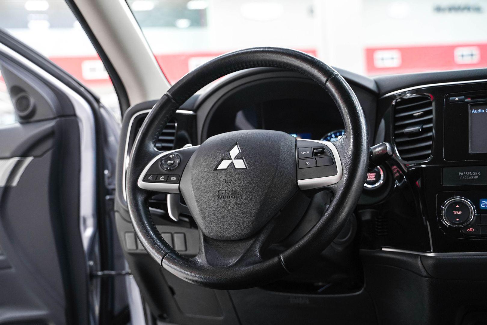 Mitsubishi Outlander 2012, серебряный, ДЦ Орехово