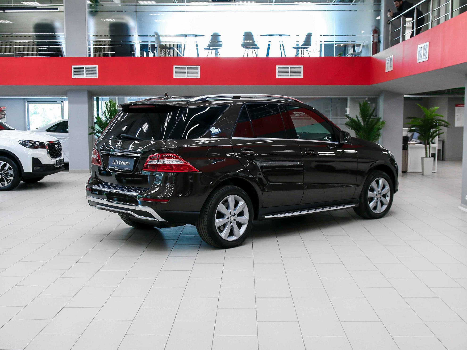 Mercedes-Benz M-Класс 2014, коричневый, ДЦ Орехово