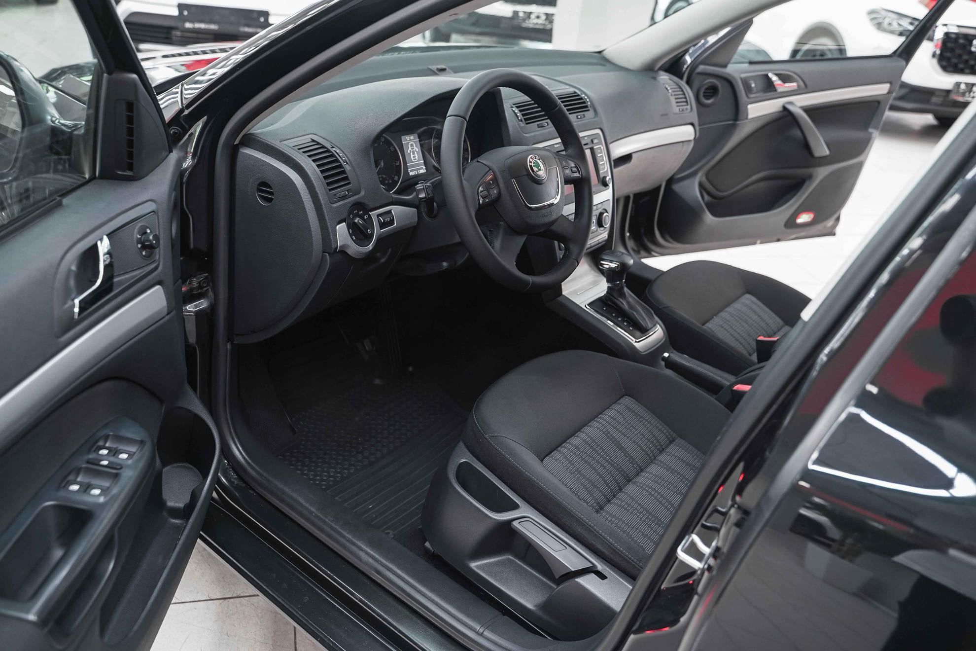 Skoda Octavia 2011, черный, ДЦ Орехово