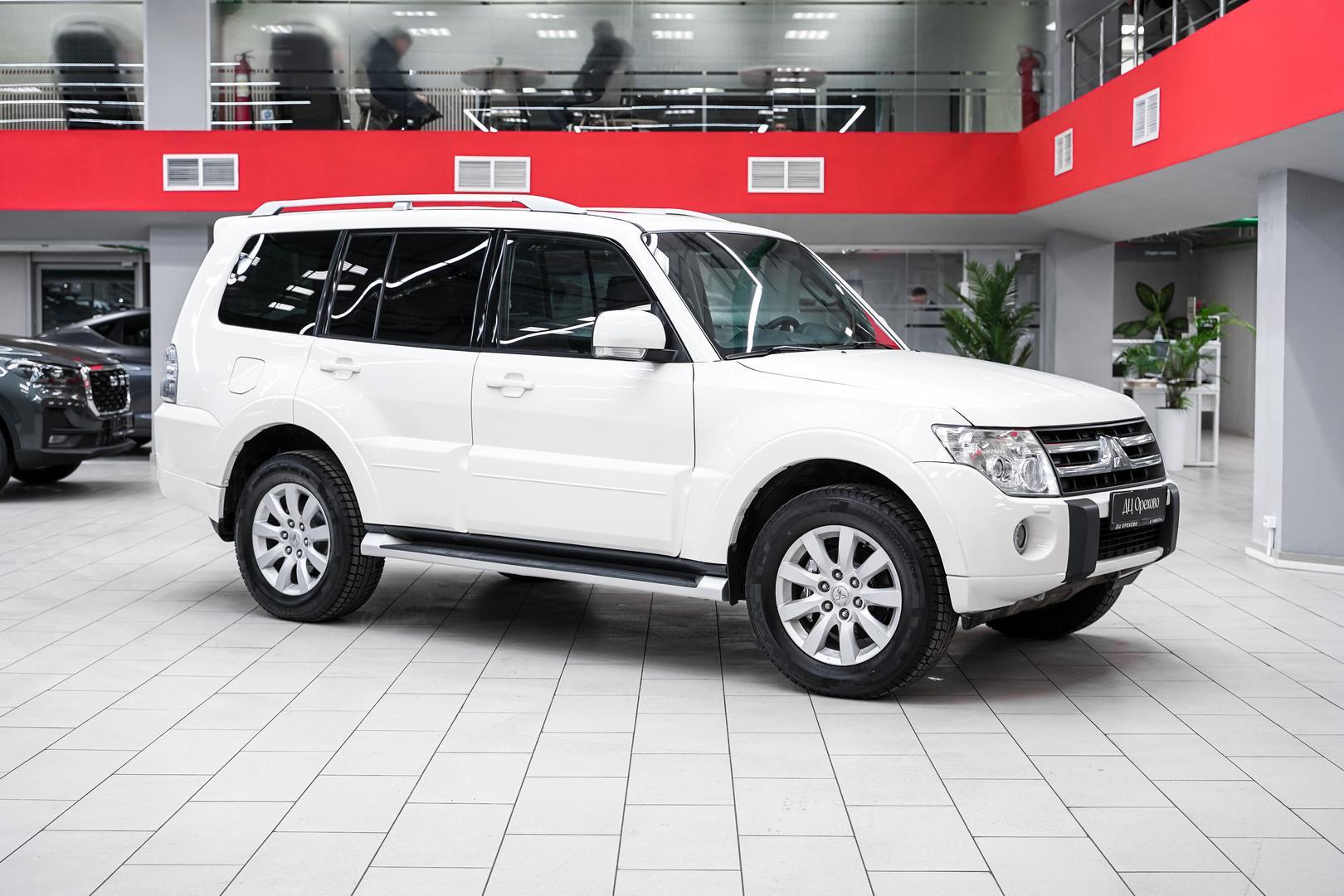 Mitsubishi Pajero 2011, белый, ДЦ Орехово