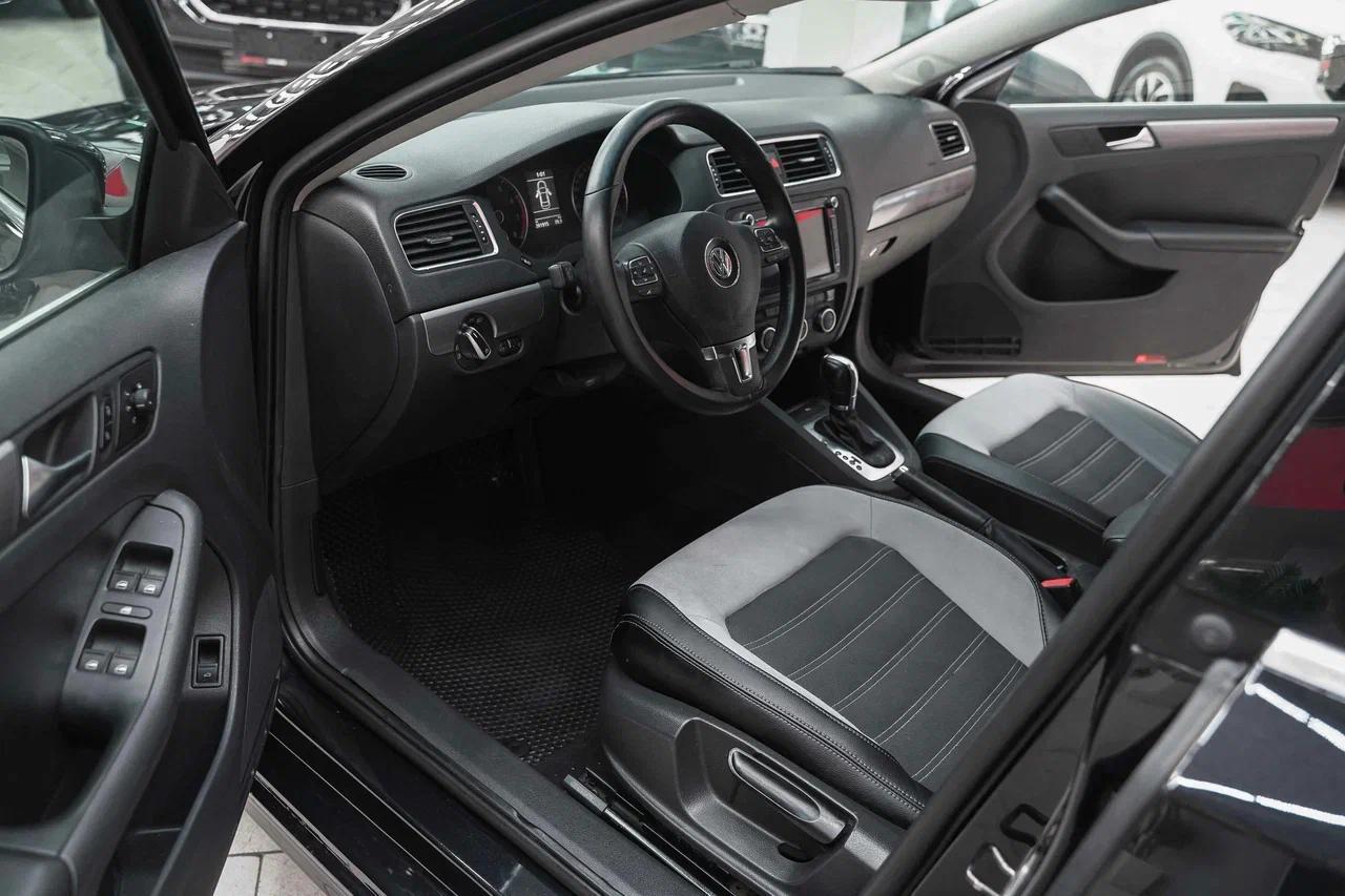 Volkswagen Jetta 2012, черный, ДЦ Орехово