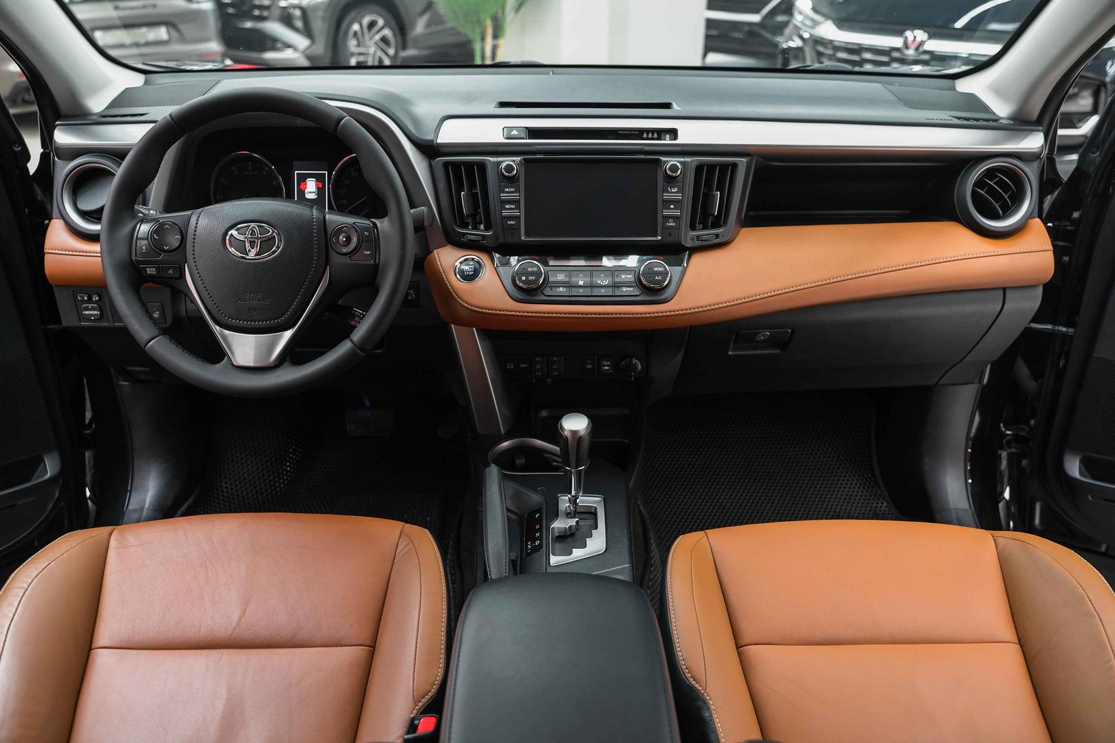 Toyota RAV4 2017, черный, ДЦ Орехово