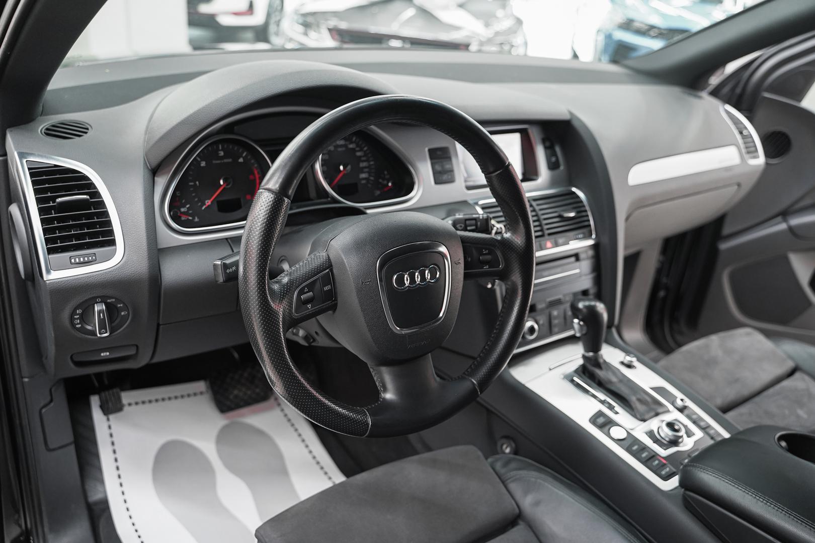 Audi Q7 2010, черный, ДЦ Орехово