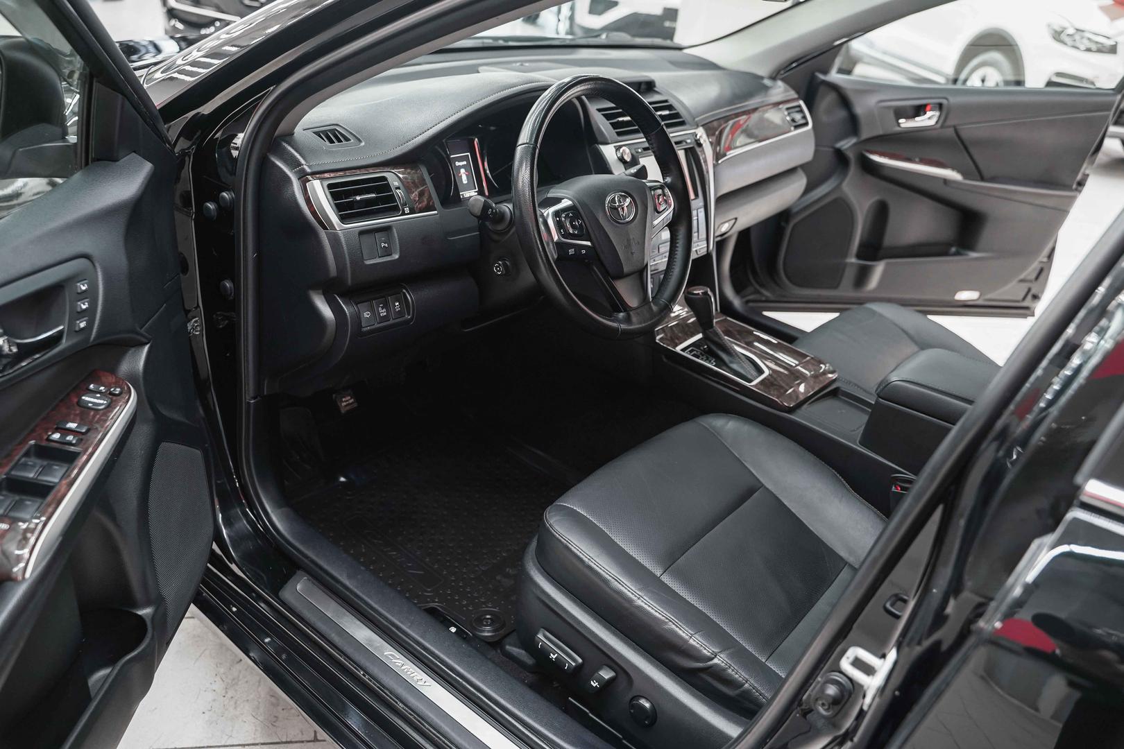 Toyota Camry 2017, черный, ДЦ Орехово