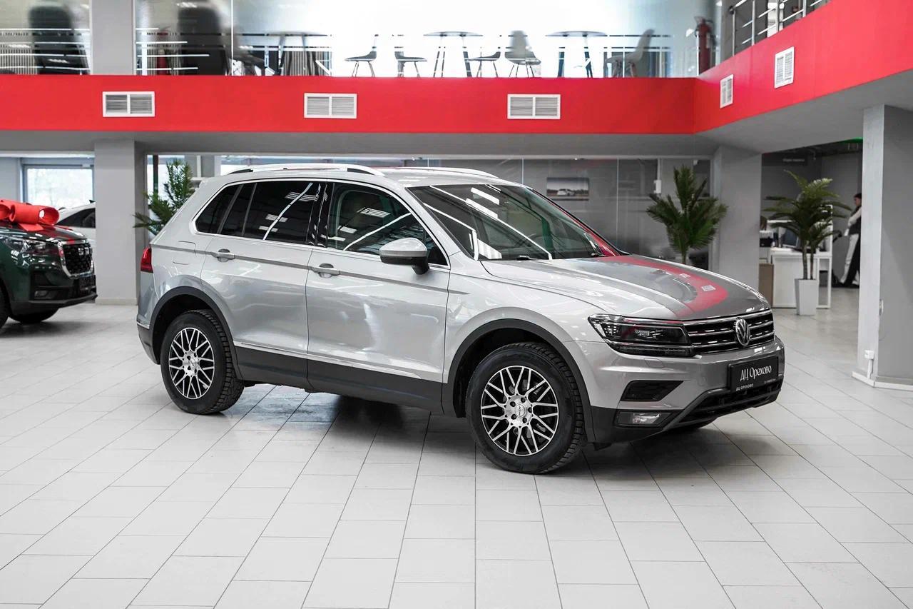 Volkswagen Tiguan 2017, серебряный, ДЦ Орехово