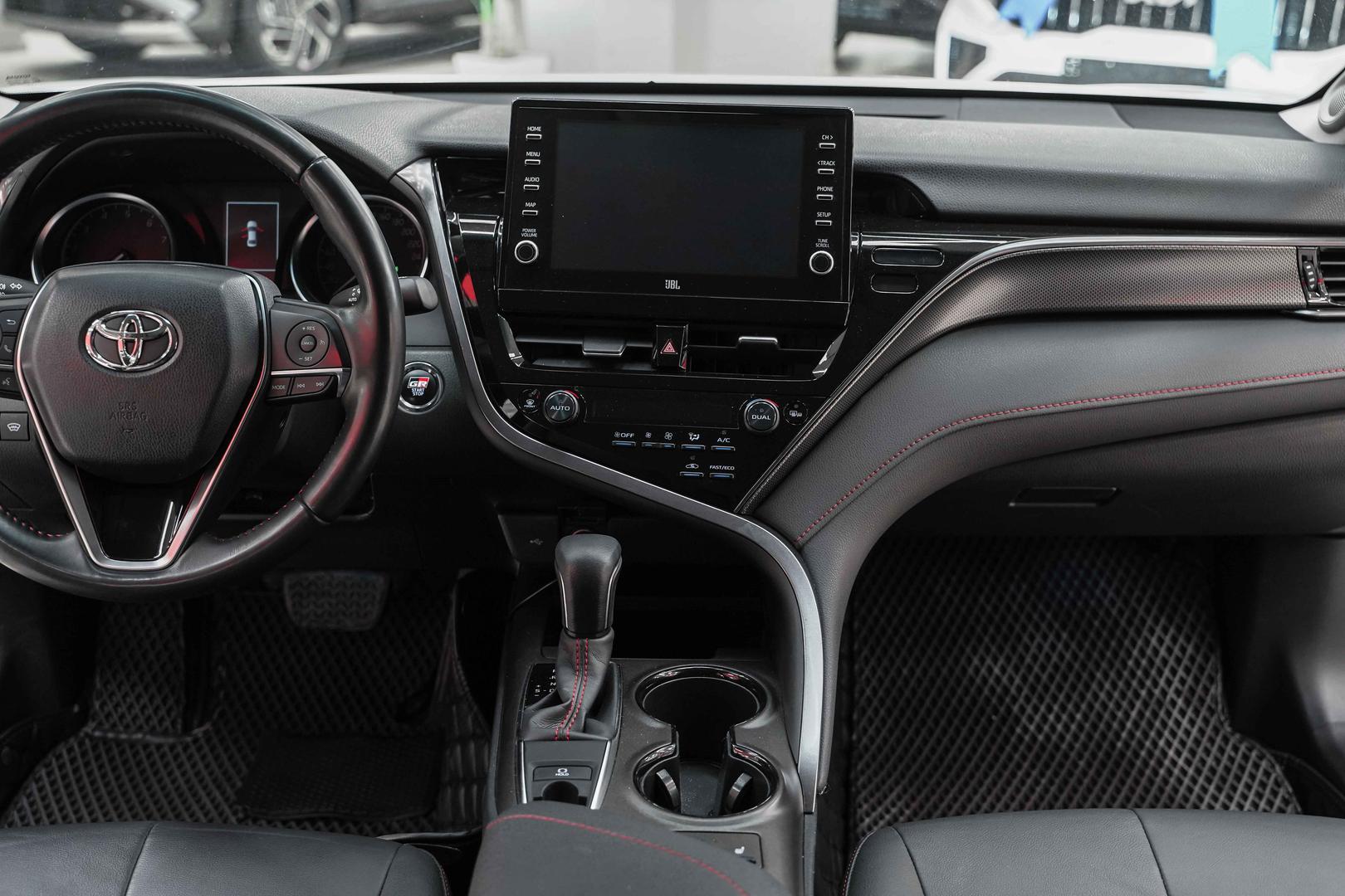 Toyota Camry 2021, белый, ДЦ Орехово