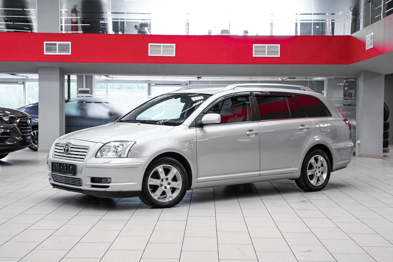 Toyota Avensis 2004, серебряный, ДЦ Орехово