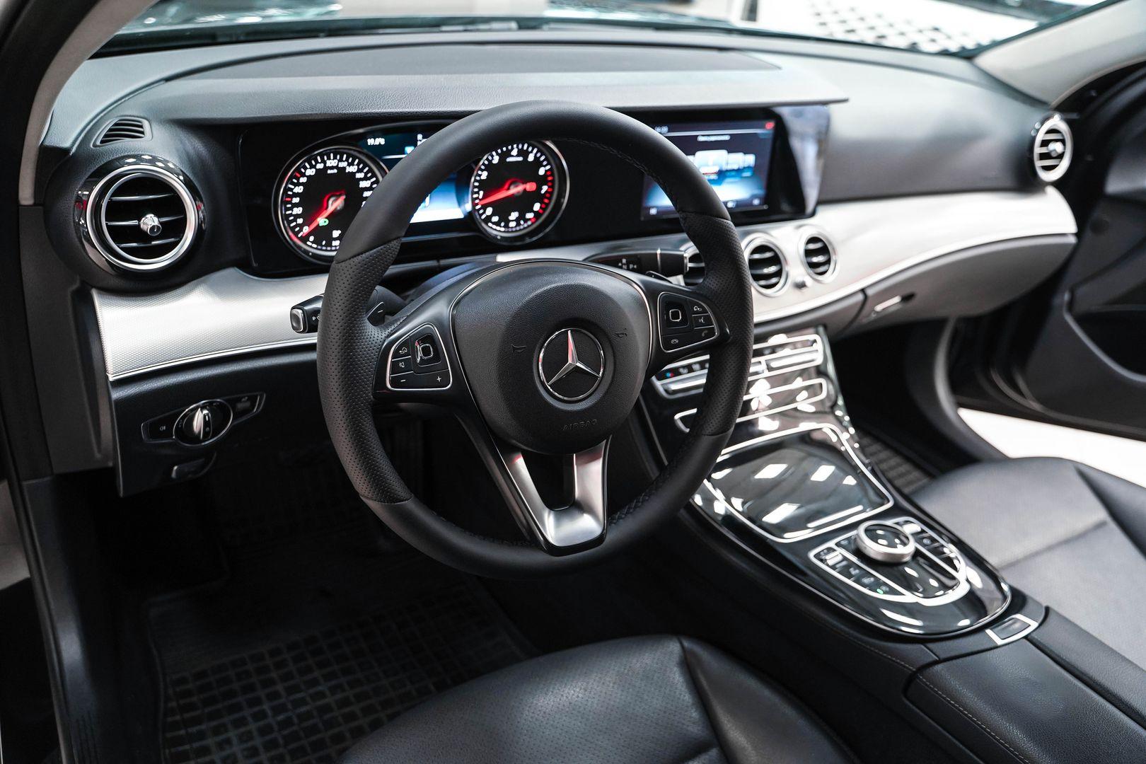Mercedes-Benz E-Класс 2017, черный, ДЦ Орехово