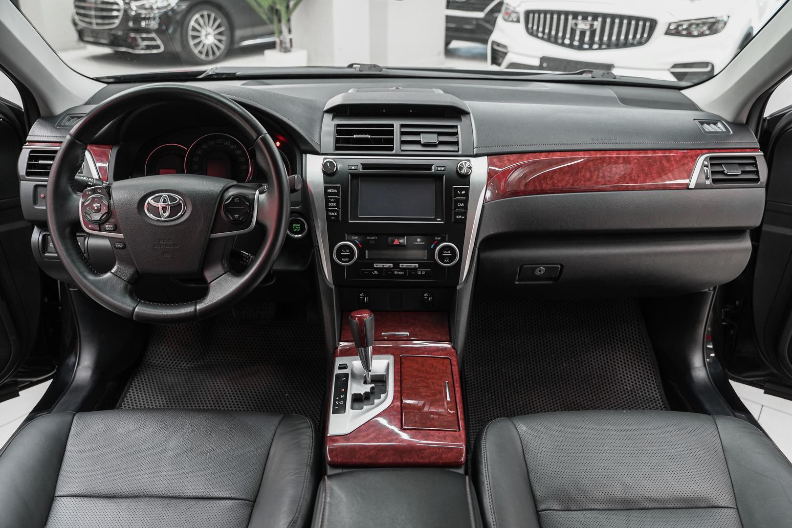 Toyota Camry 2013, черный, ДЦ Орехово