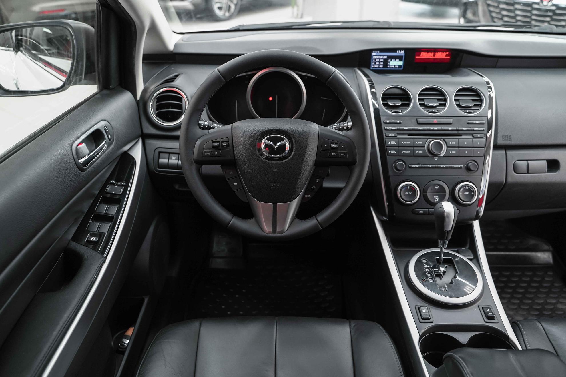 Mazda CX-7 2010, белый, ДЦ Орехово