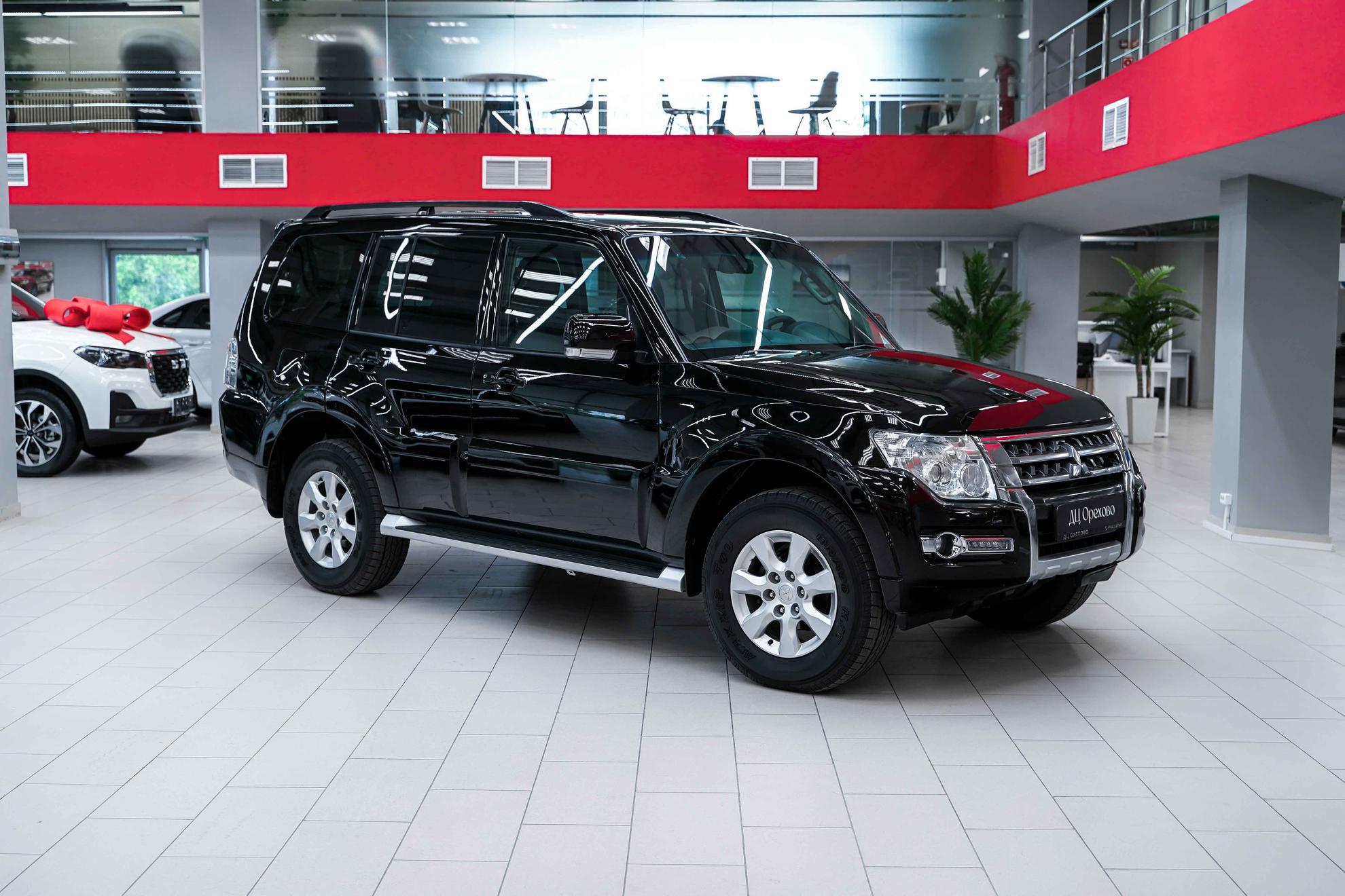 Mitsubishi Pajero 2018, черный, ДЦ Орехово