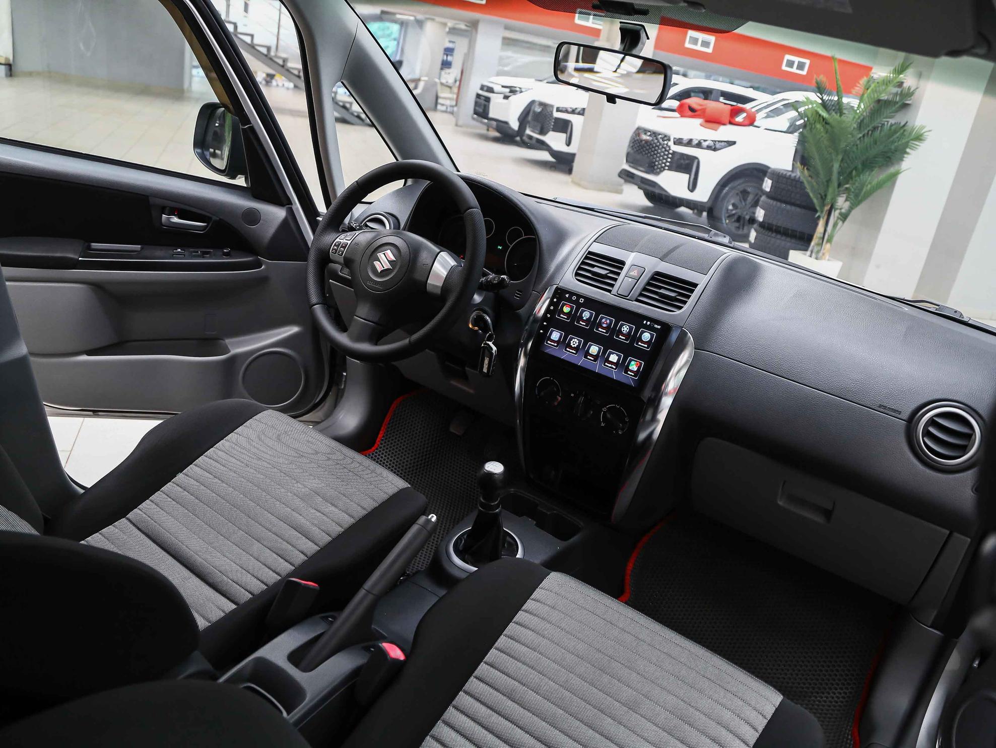 Suzuki SX4 2011, серебряный, ДЦ Орехово