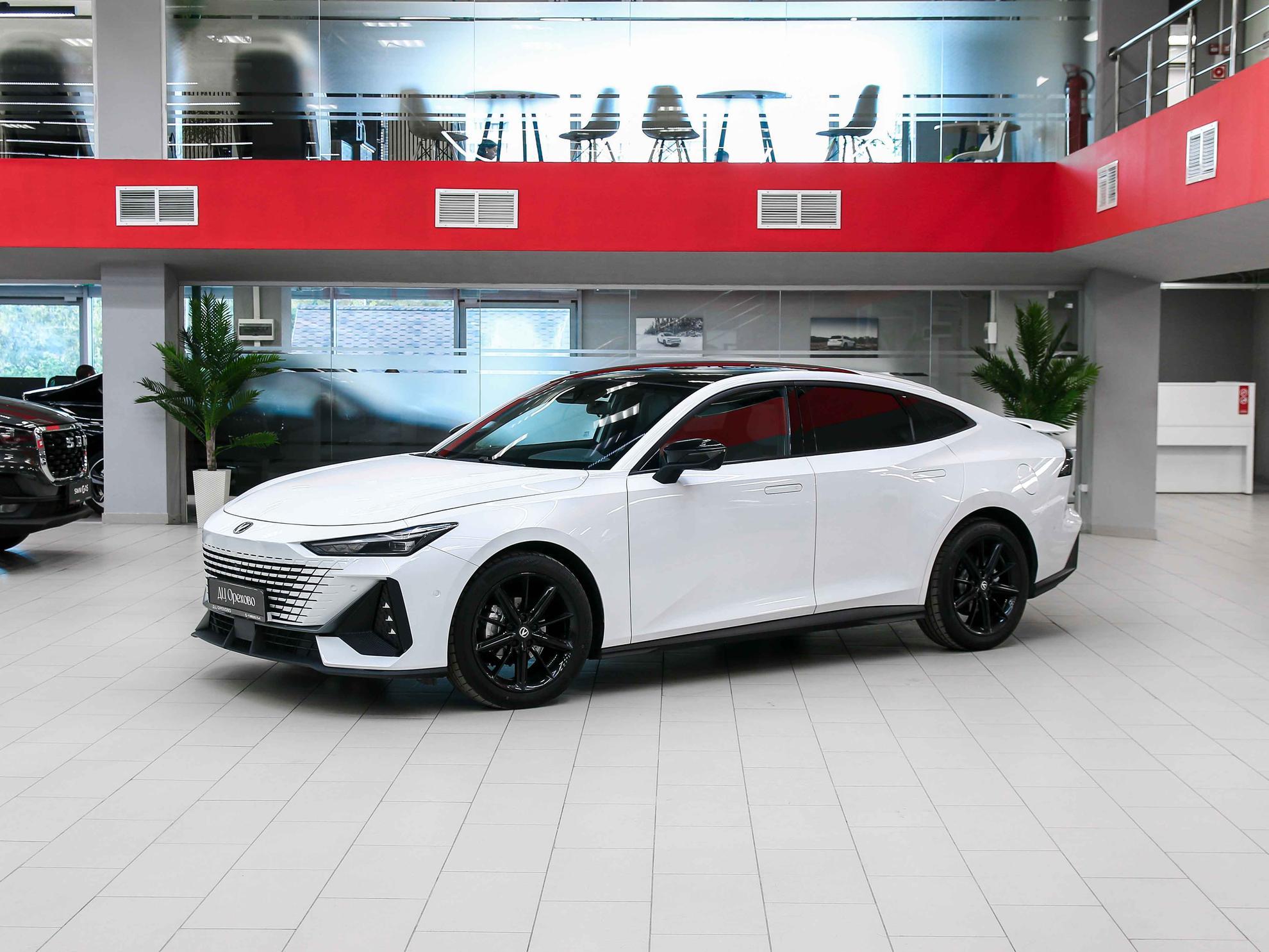 Changan UNI-V 2023, белый, ДЦ Орехово