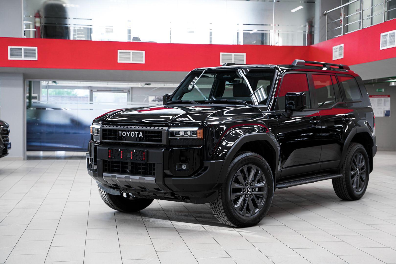 Toyota Land Cruiser Prado 2025, черный, ДЦ Орехово
