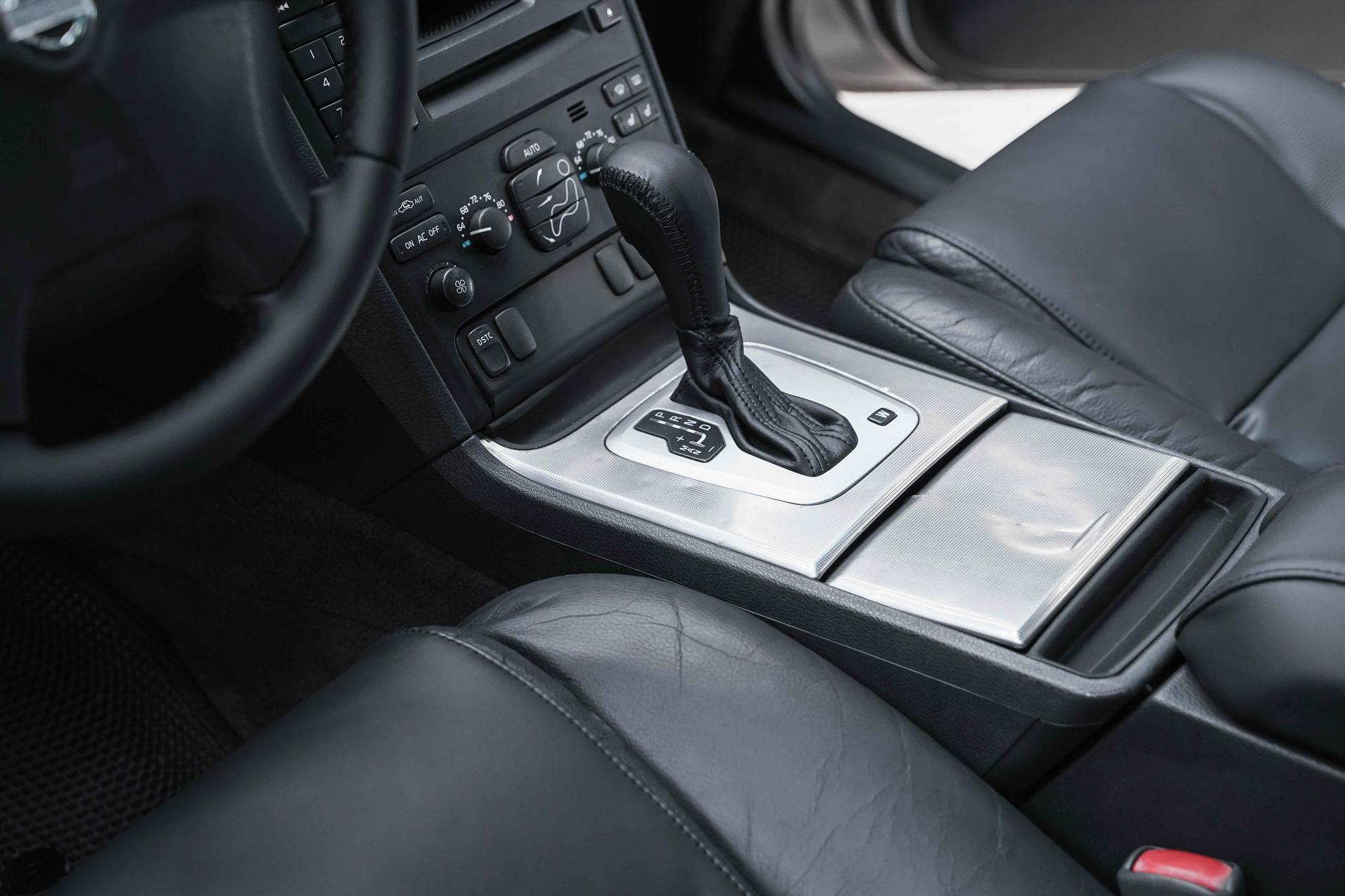 Volvo XC90 2004, серый, ДЦ Орехово