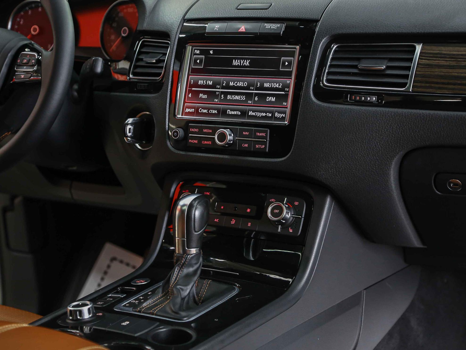 Volkswagen Touareg 2013, белый, ДЦ Орехово