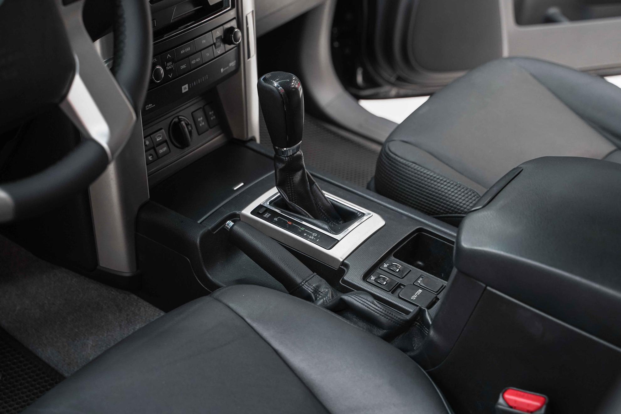 Toyota Land Cruiser Prado 2013, серый, ДЦ Орехово