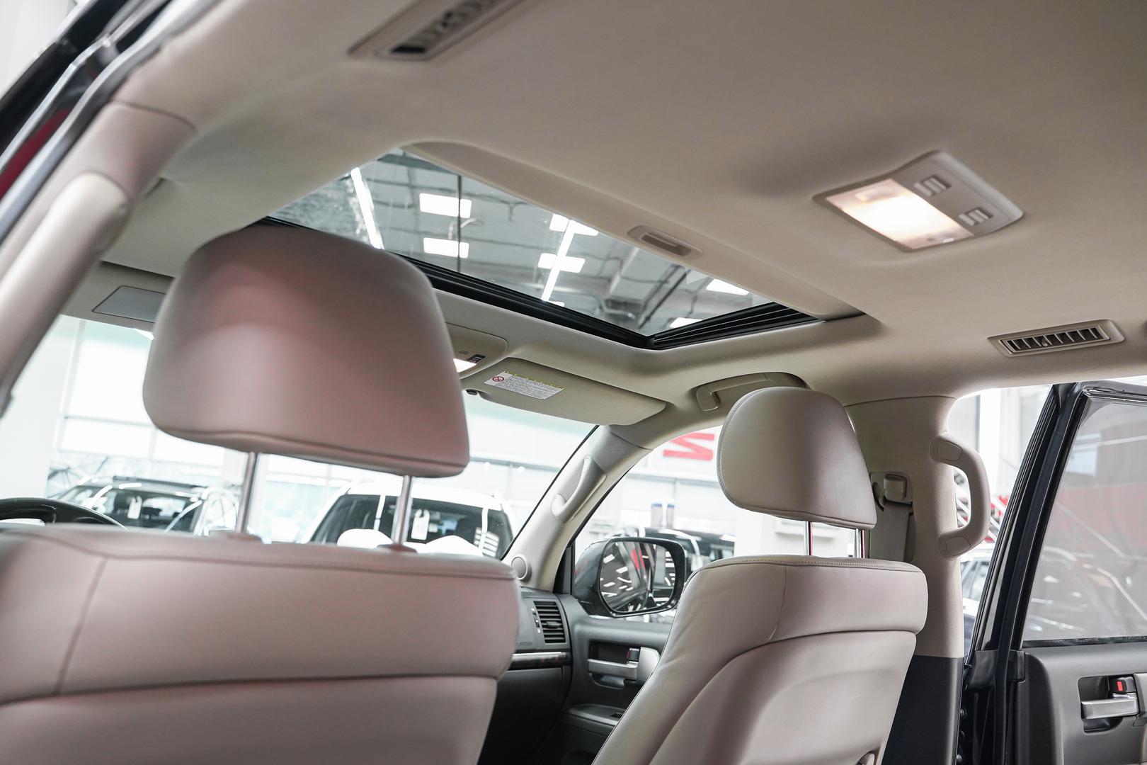 Toyota Land Cruiser 2009, черный, ДЦ Орехово