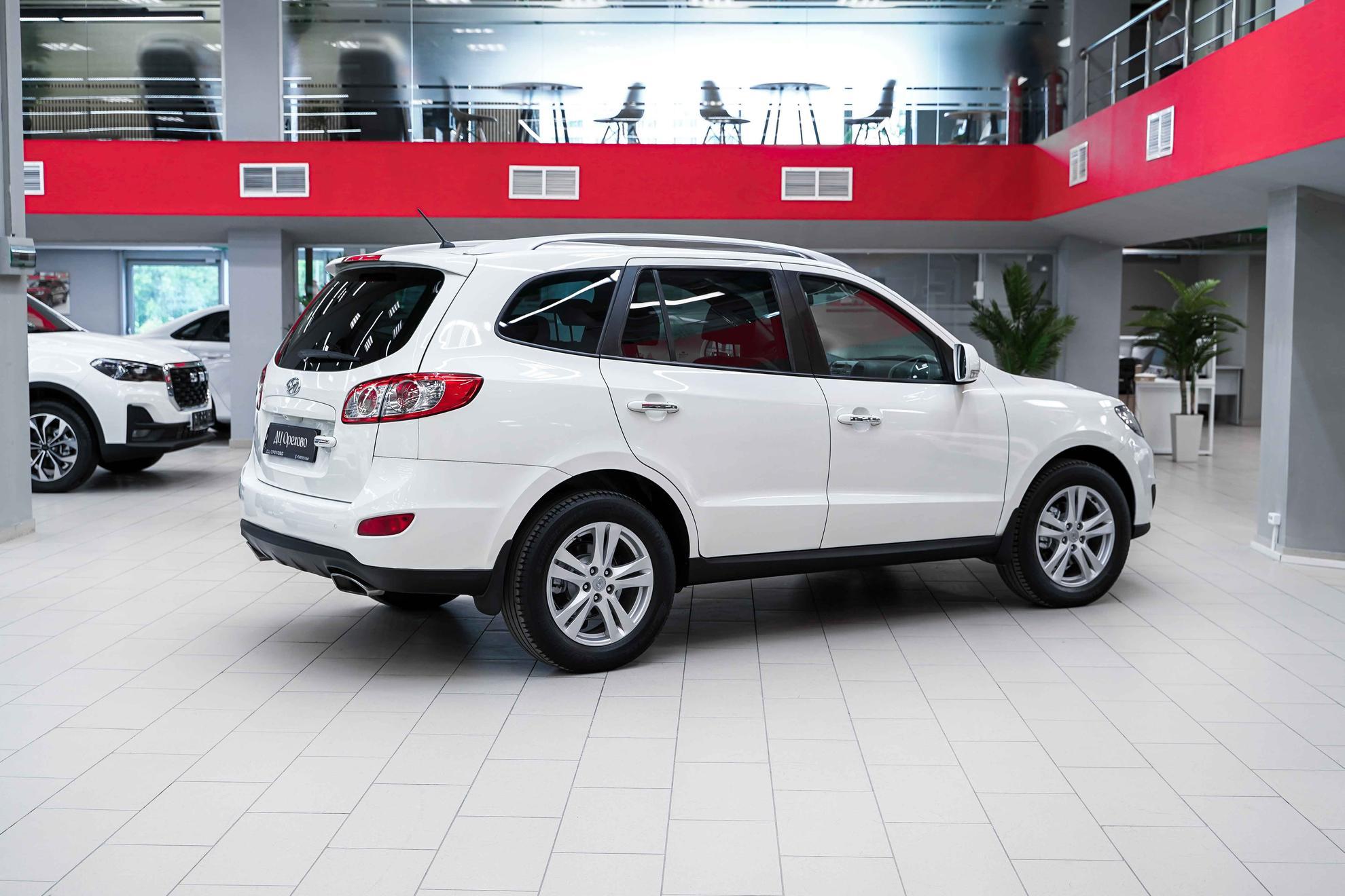 Hyundai Santa Fe 2010, белый, ДЦ Орехово