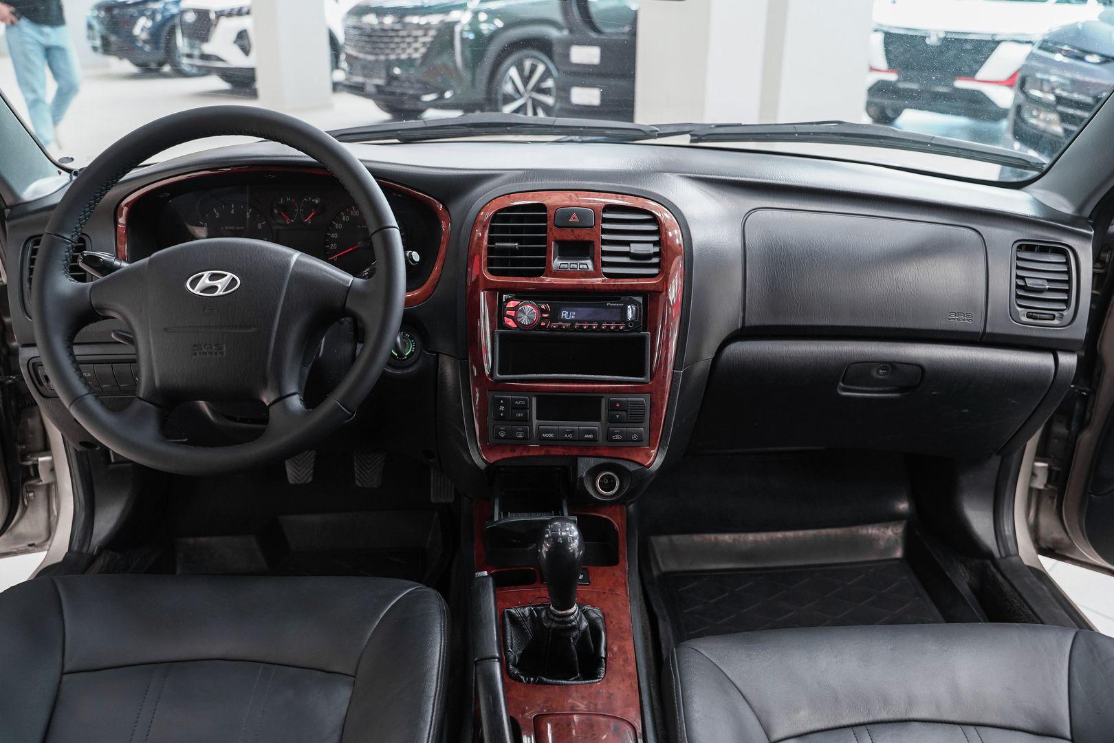 Hyundai Sonata 2004, бежевый, ДЦ Орехово