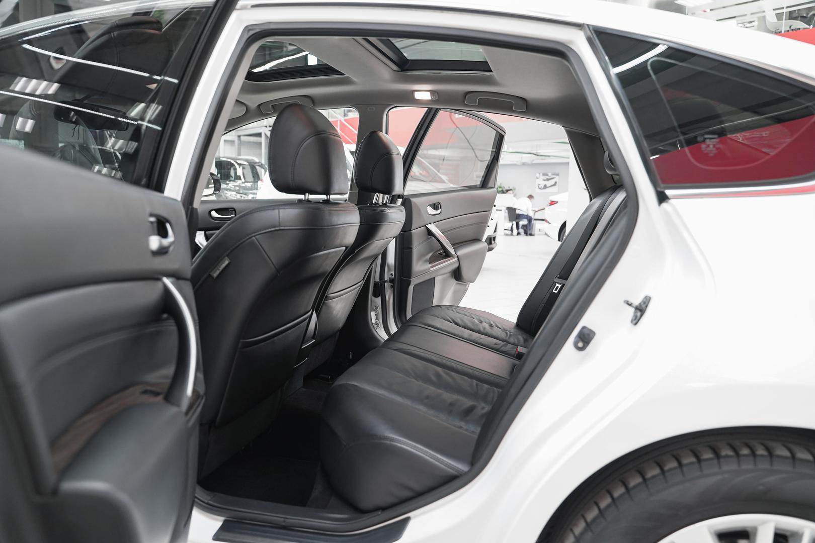 Nissan Teana 2011, белый, ДЦ Орехово