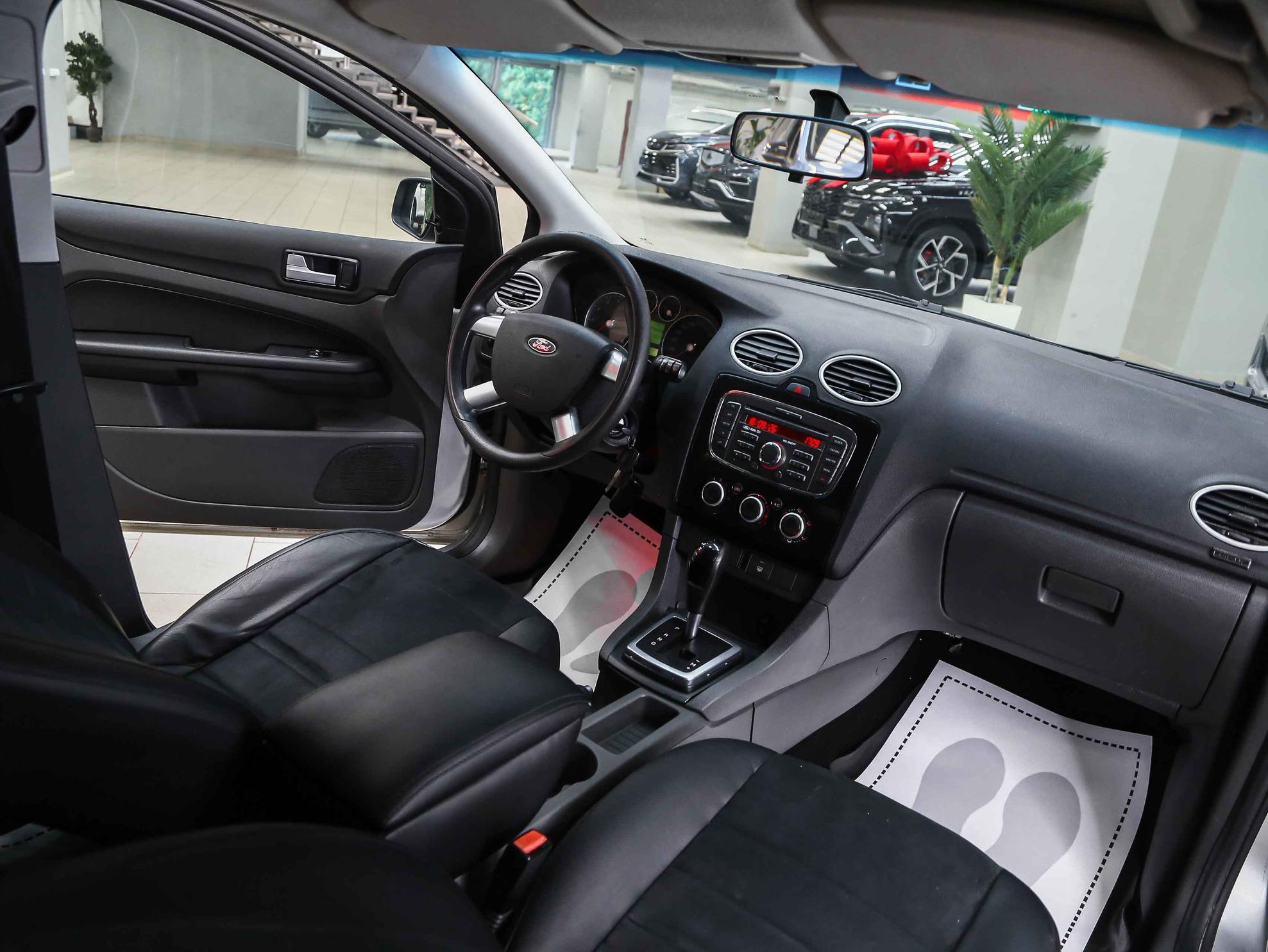 Ford Focus 2007, серебряный, ДЦ Орехово