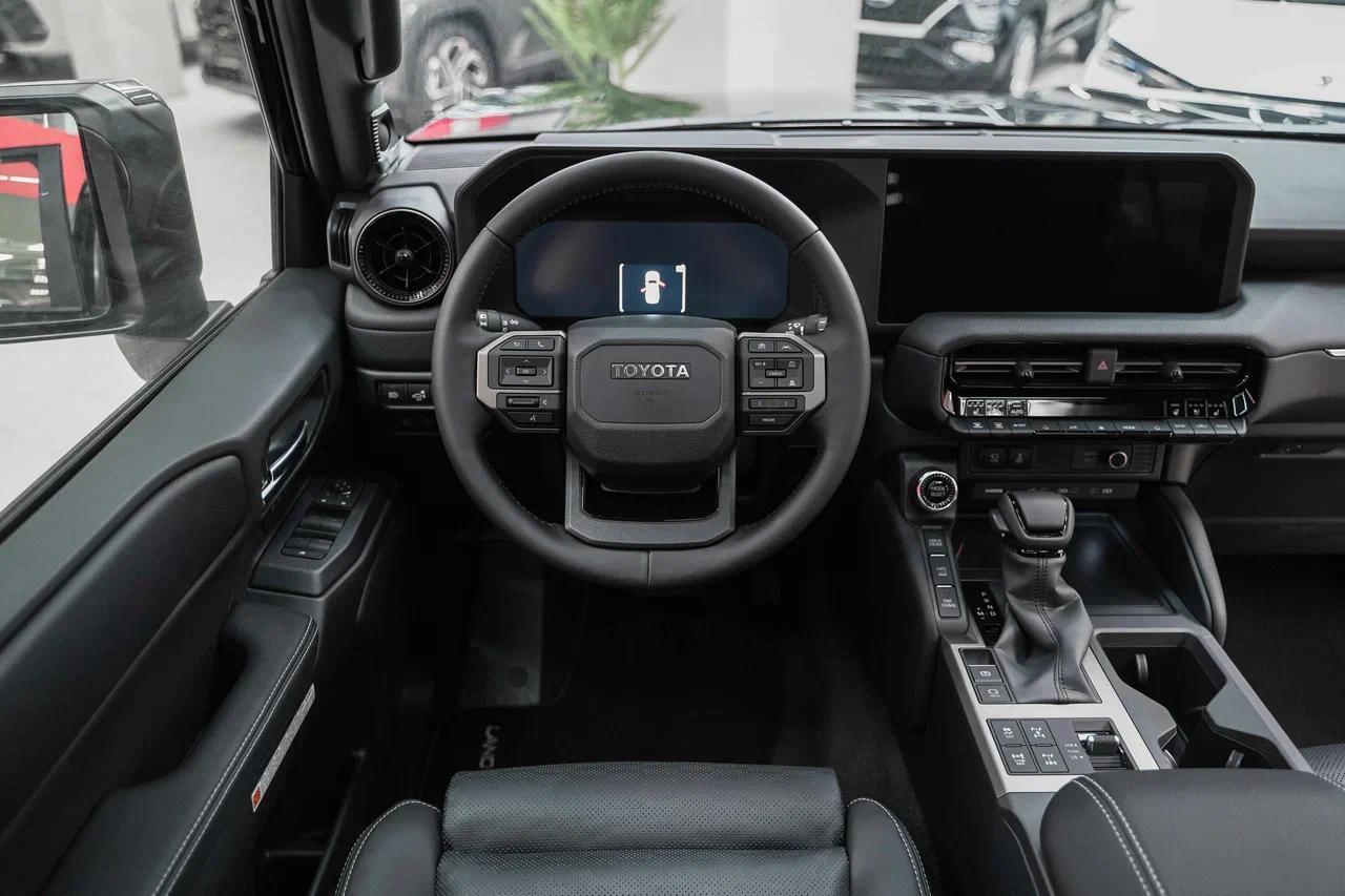 Toyota Land Cruiser Prado 2025, черный, ДЦ Орехово