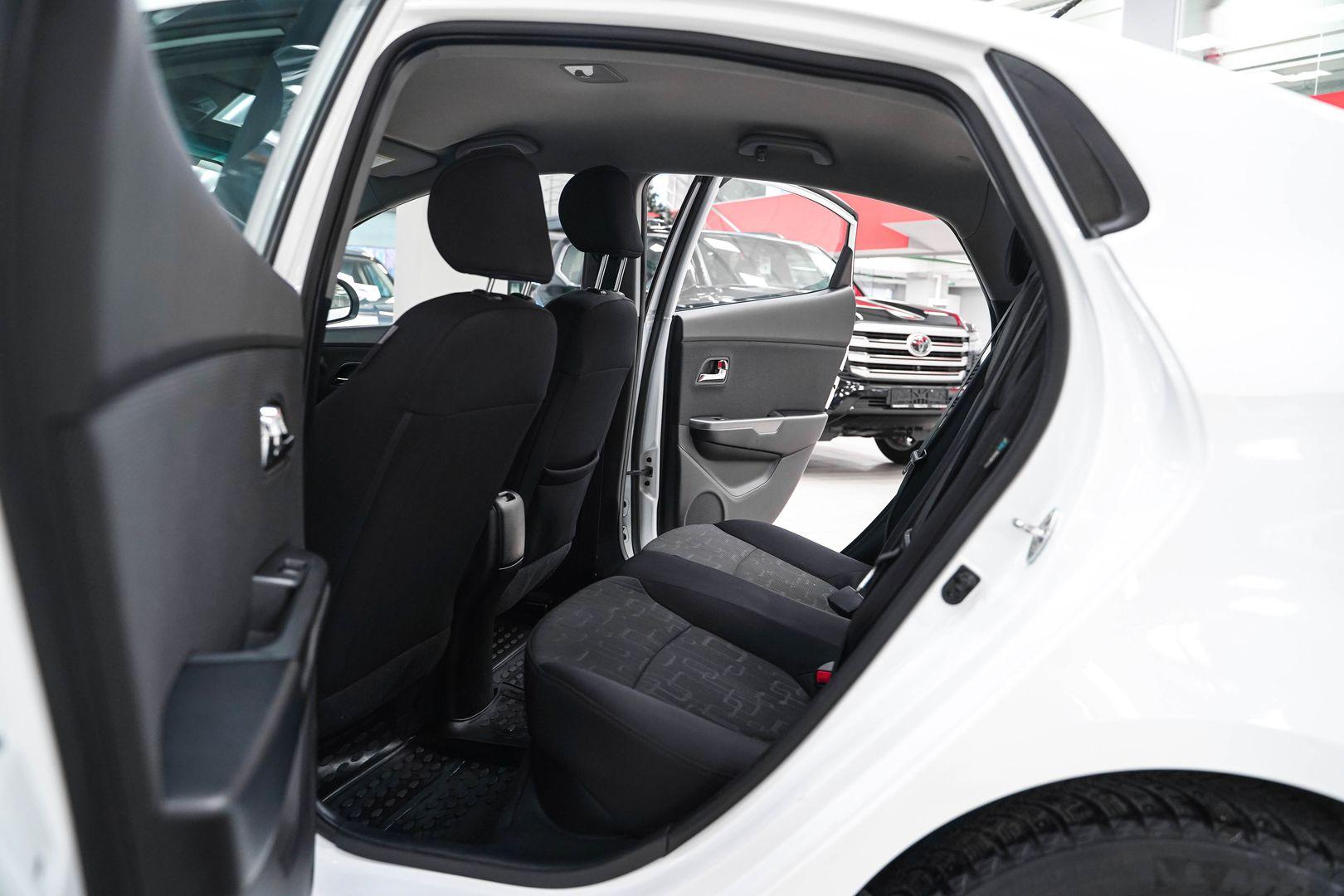 Kia Rio 2013, белый, ДЦ Орехово