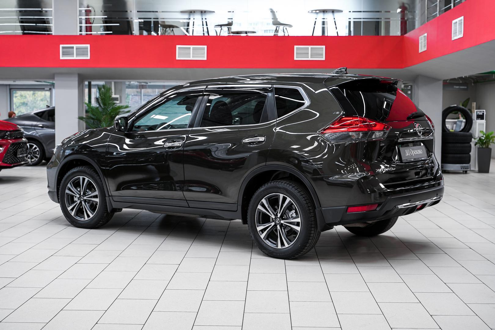 Nissan X-Trail 2018, зеленый, ДЦ Орехово