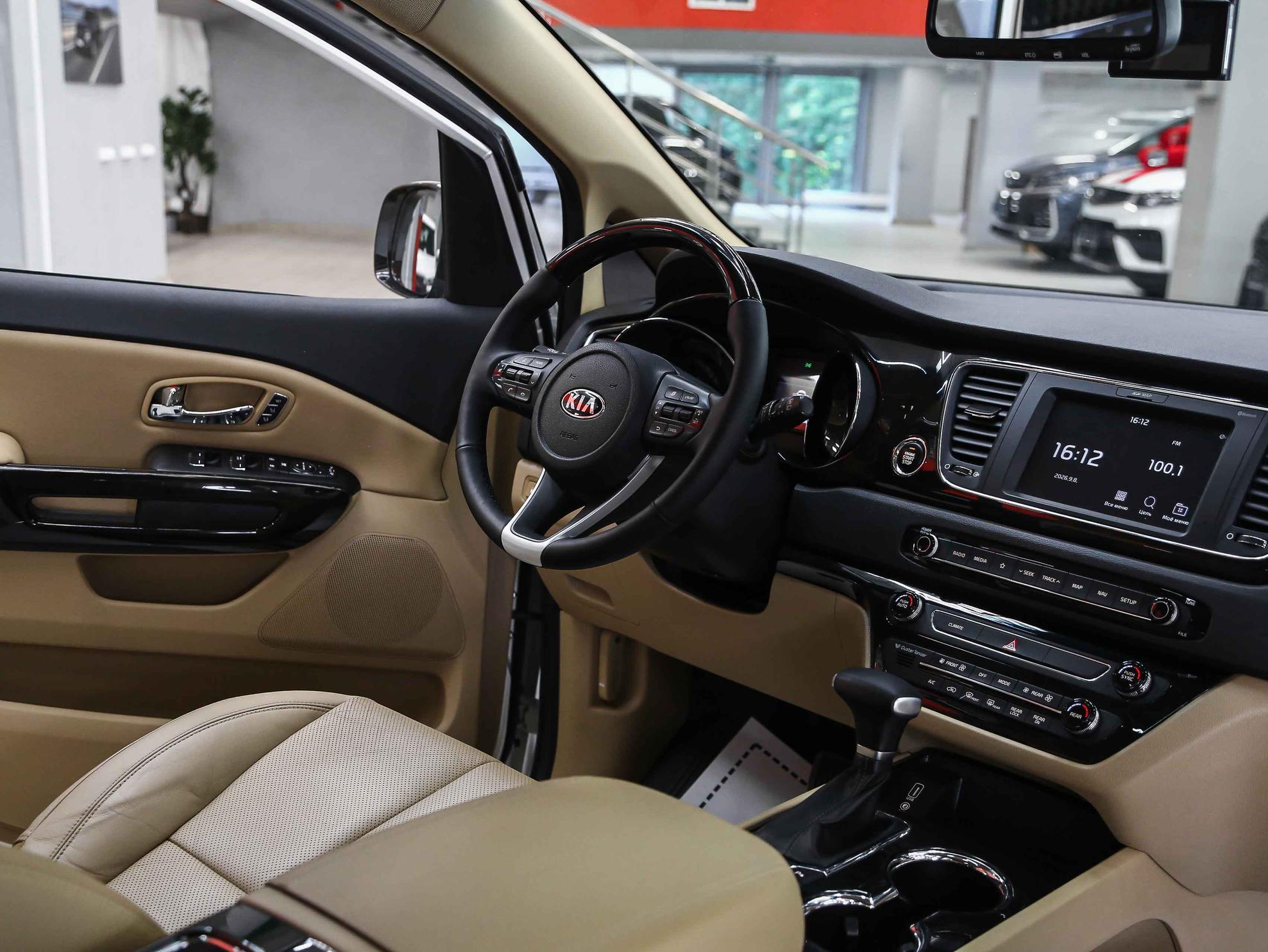 Kia Carnival 2019, белый, ДЦ Орехово