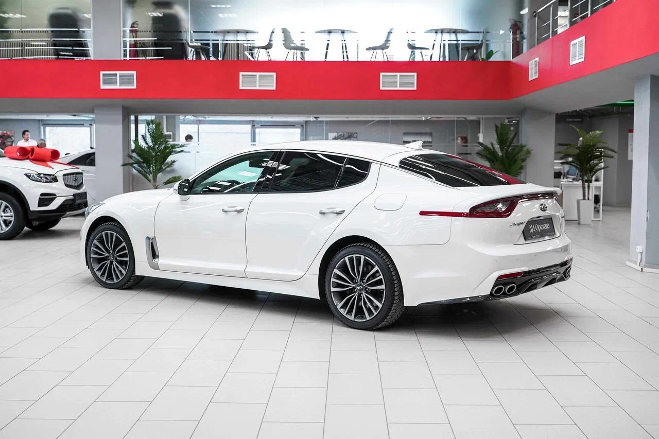 Kia Stinger 2018, белый, ДЦ Орехово