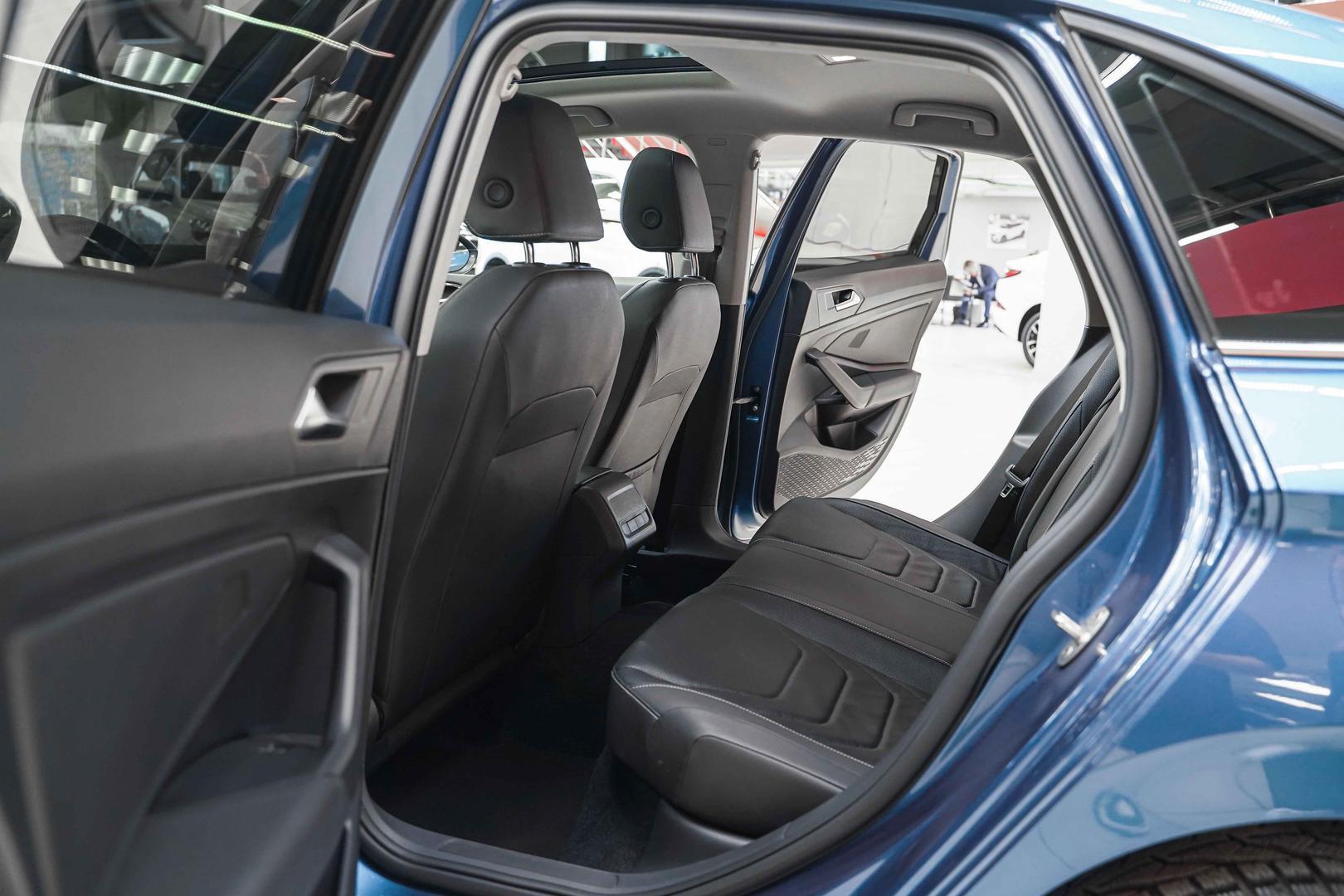 Volkswagen Jetta 2021, синий, ДЦ Орехово
