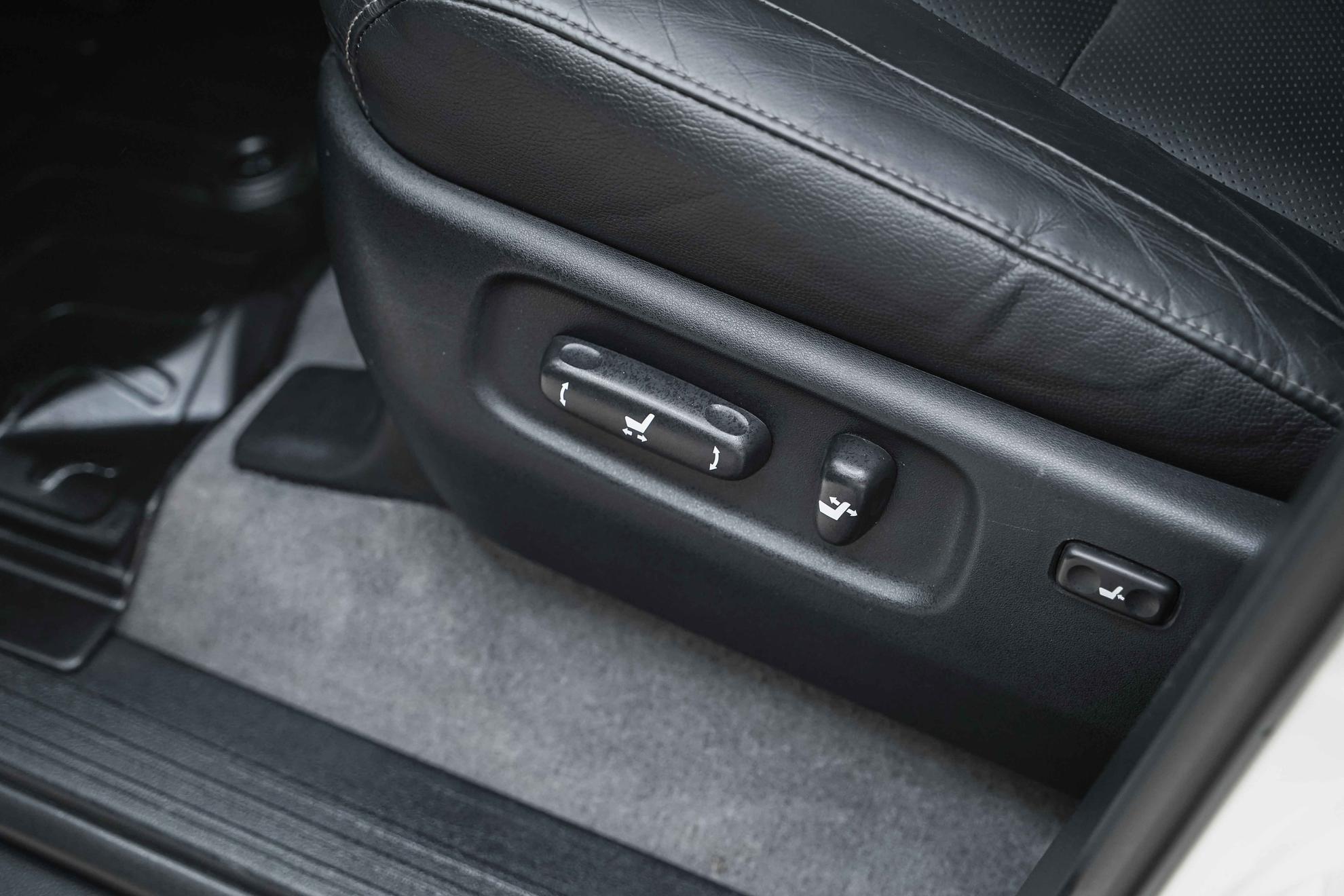 Toyota Land Cruiser 2014, белый, ДЦ Орехово