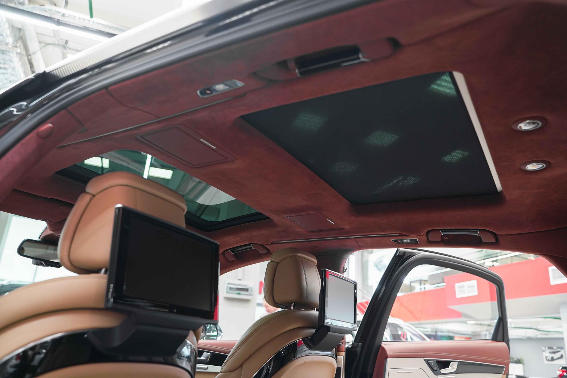Audi A8 2012, черный, ДЦ Орехово