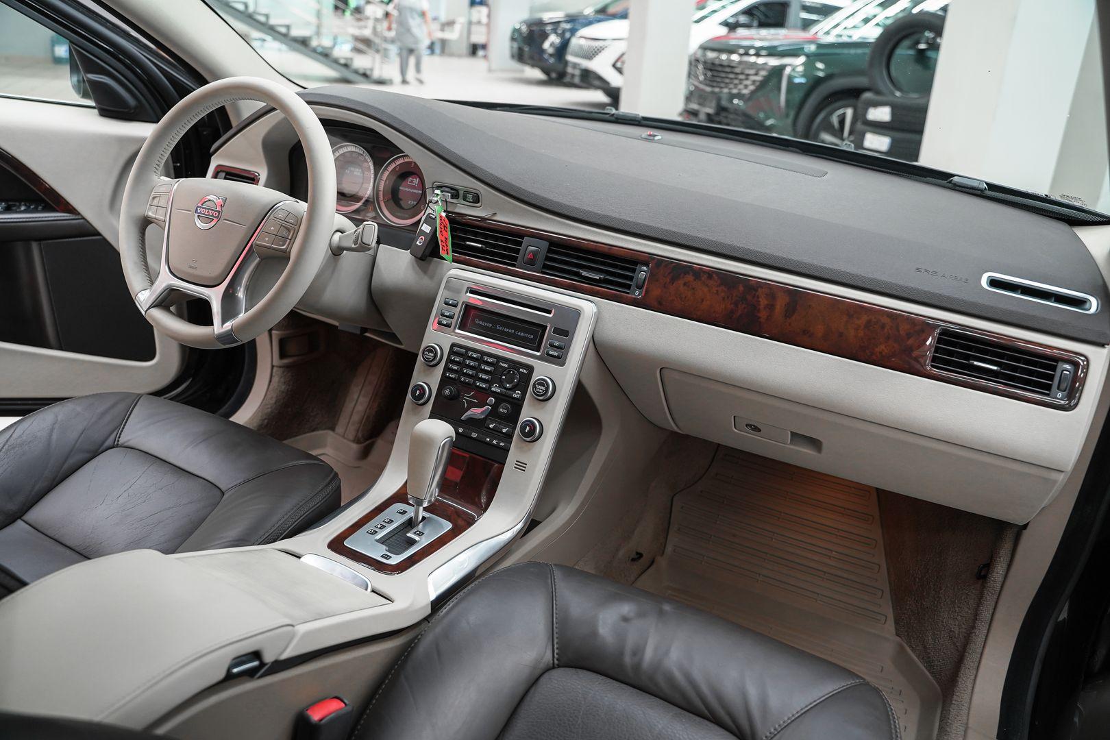 Volvo XC70 2011, черный, ДЦ Орехово