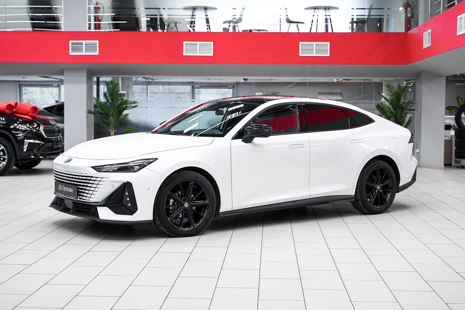 Changan UNI-V 2024, белый, ДЦ Орехово