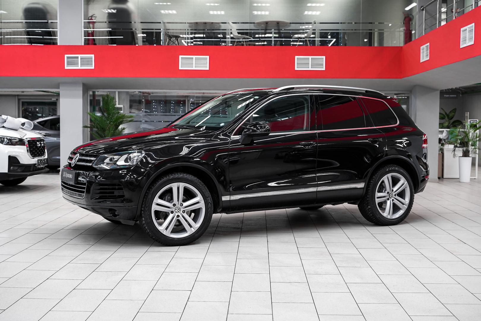 Volkswagen Touareg 2012, черный, ДЦ Орехово