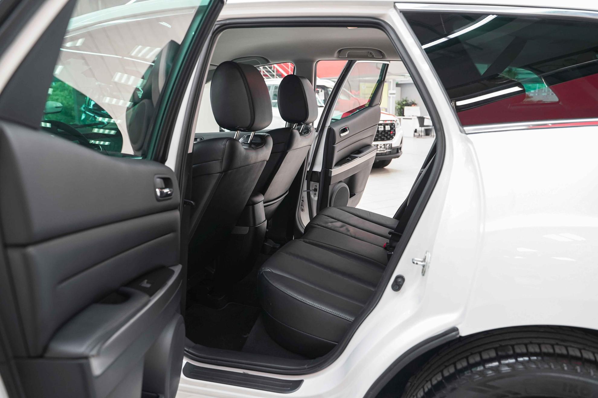 Mazda CX-7 2011, белый, ДЦ Орехово