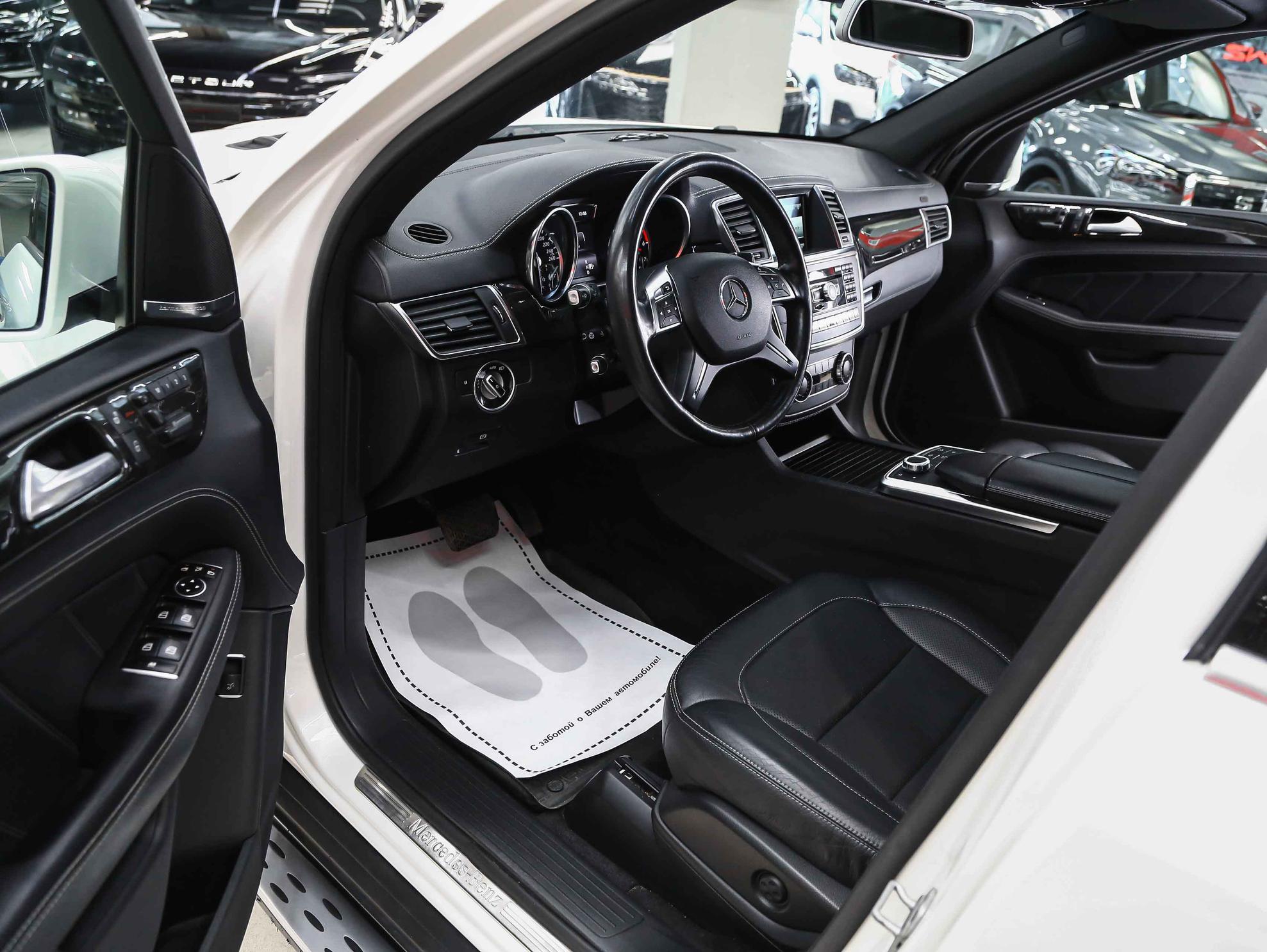 Mercedes-Benz GL-Класс 2014, белый, ДЦ Орехово