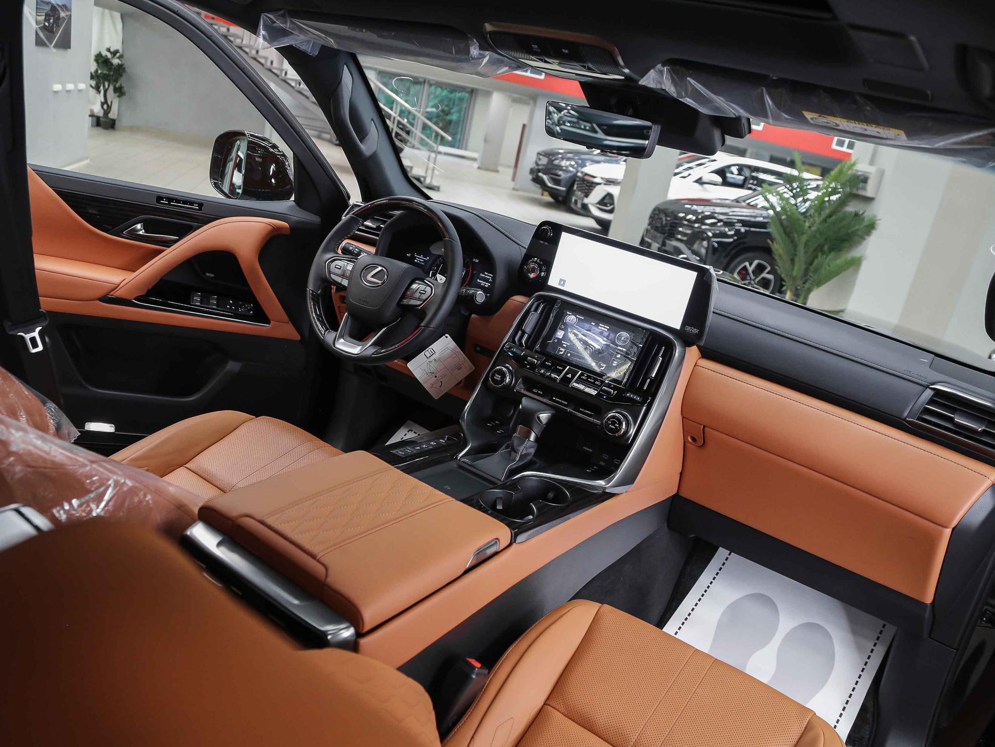 Lexus LX 2026, черный, ДЦ Орехово
