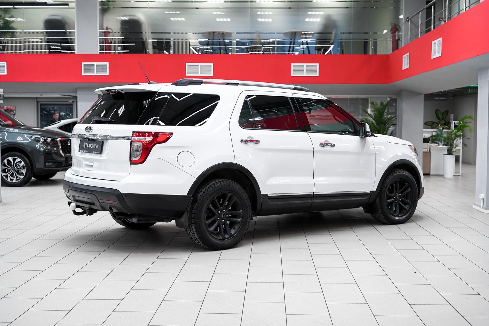 Ford Explorer 2013, белый, ДЦ Орехово