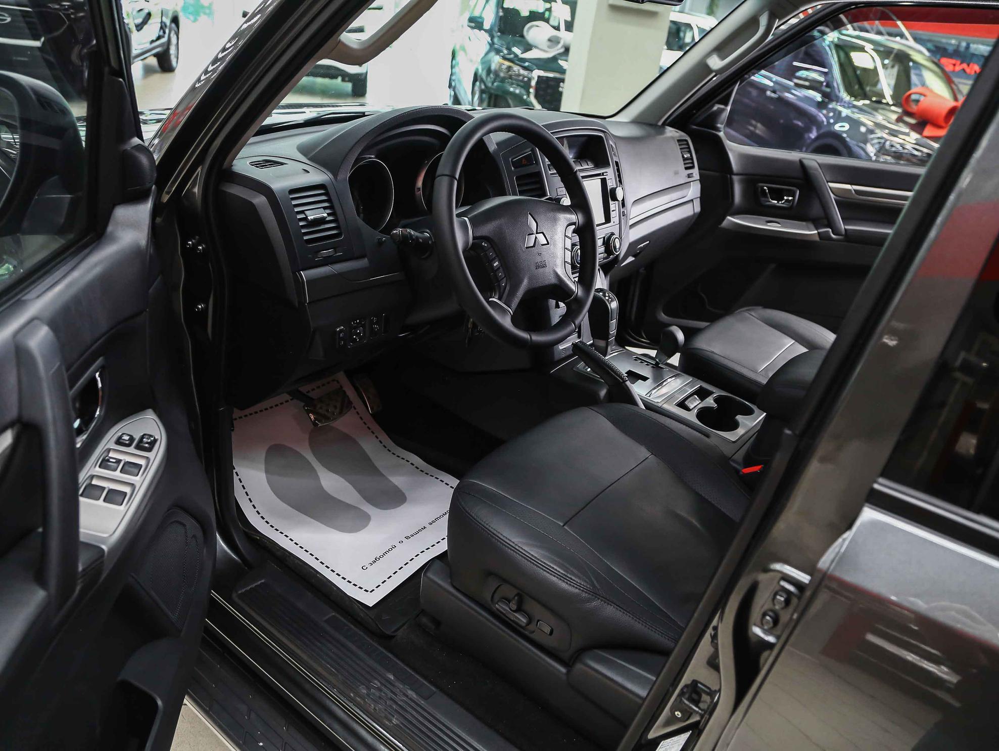 Mitsubishi Pajero 2012, серый, ДЦ Орехово