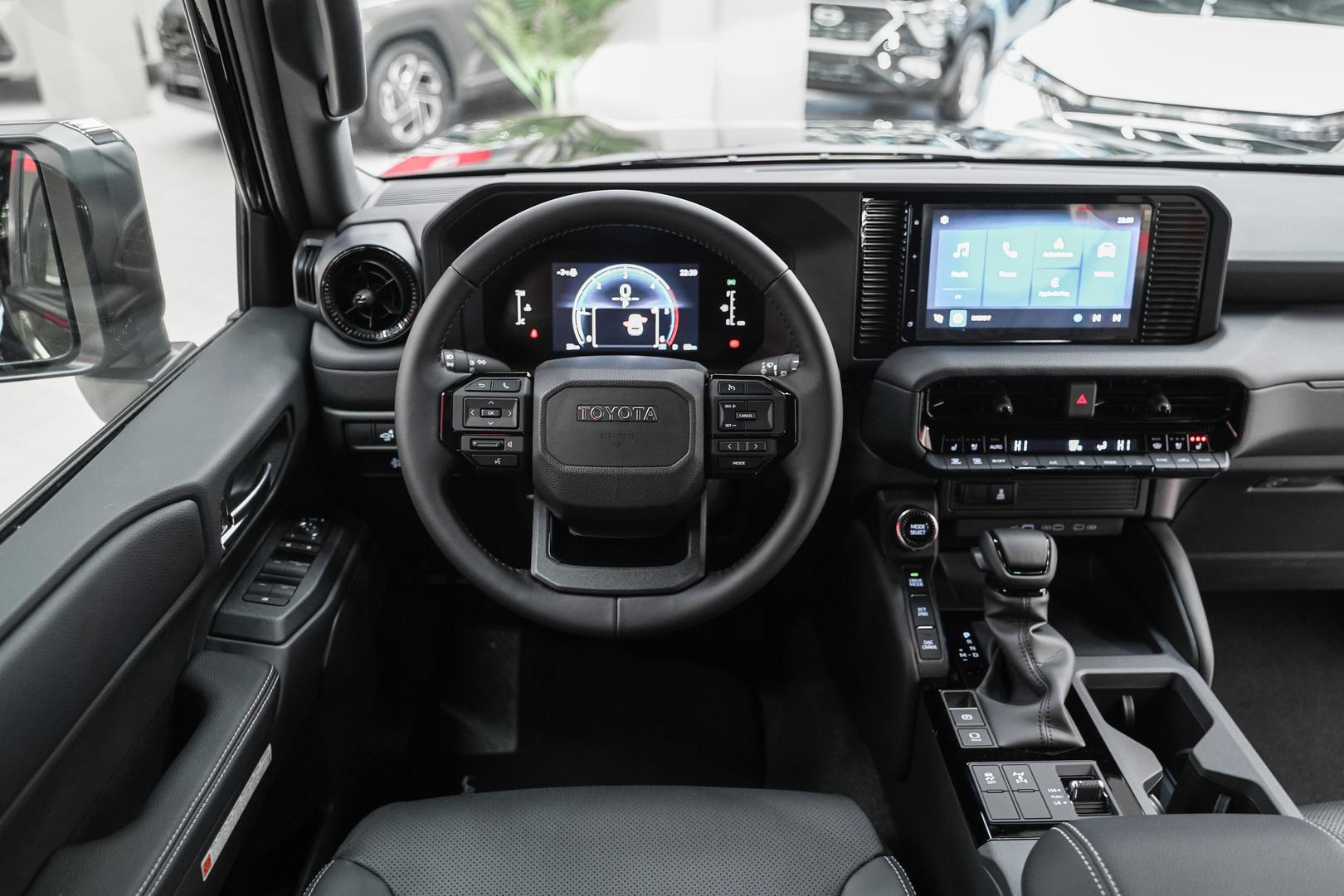 Toyota Land Cruiser Prado 2025, черный, ДЦ Орехово